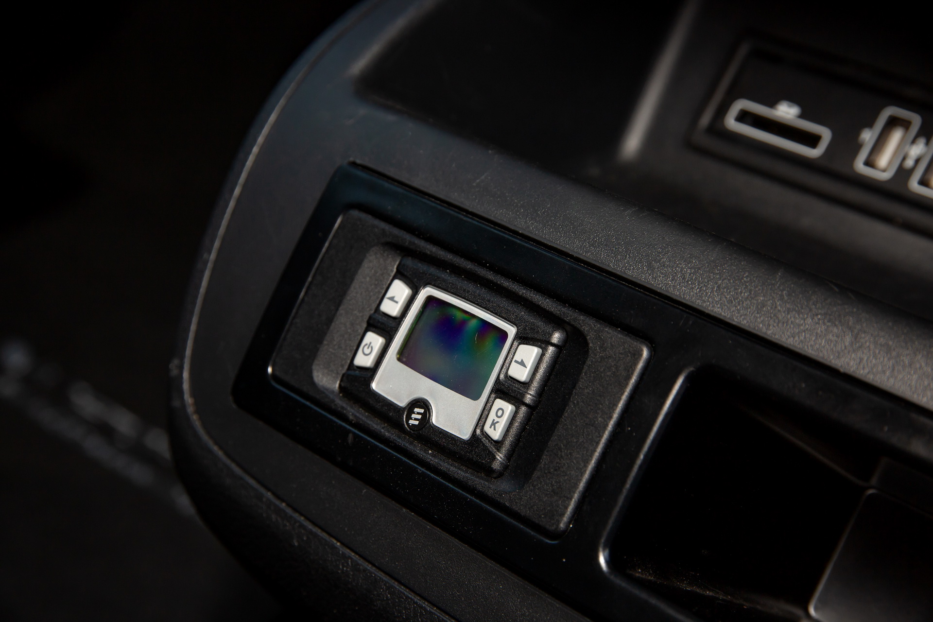 Hartmann’s Mercedes-Bens V-Class GeoTrek Was Made For Social (And Urban) Distancing