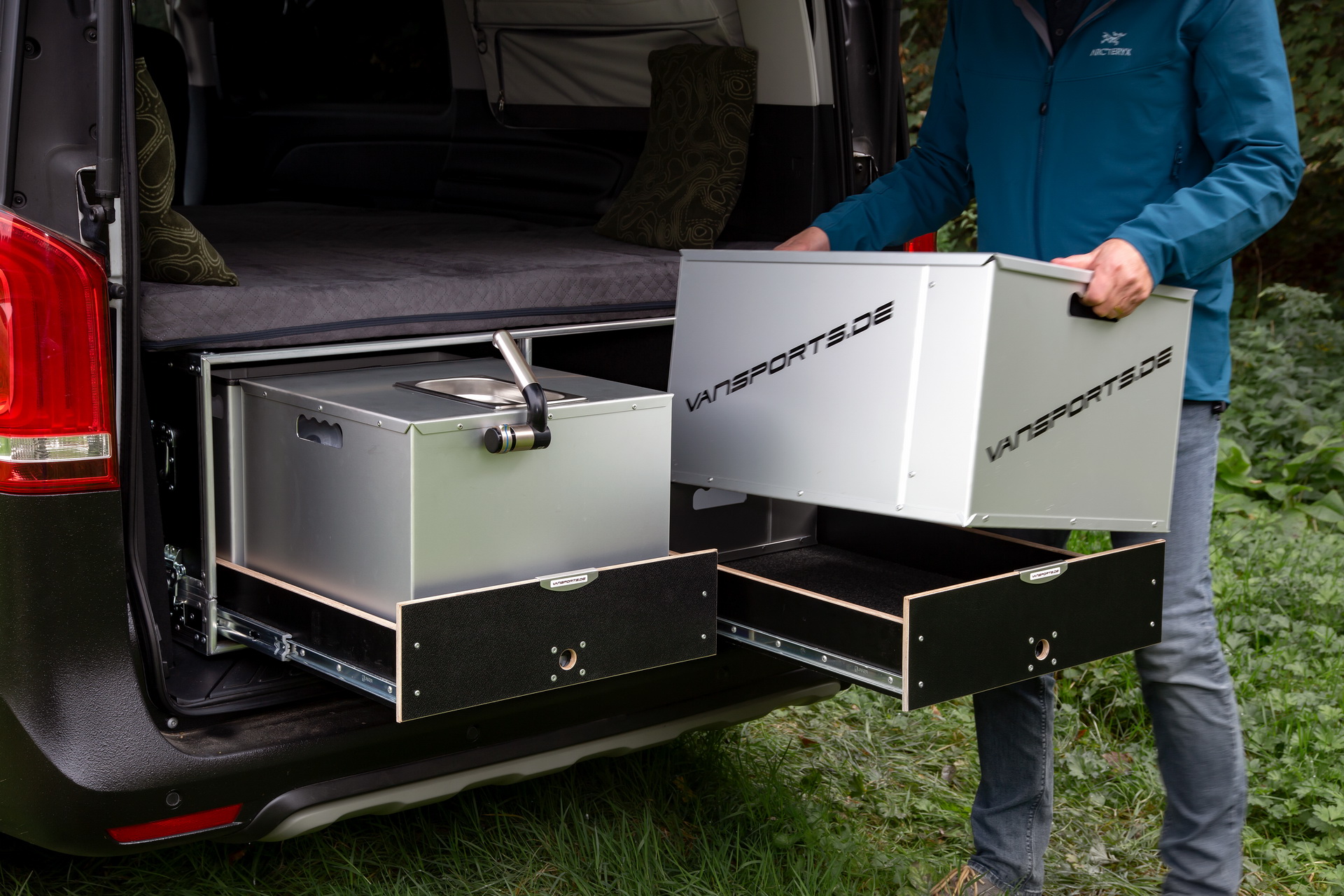 Hartmann’s Mercedes-Bens V-Class GeoTrek Was Made For Social (And Urban) Distancing