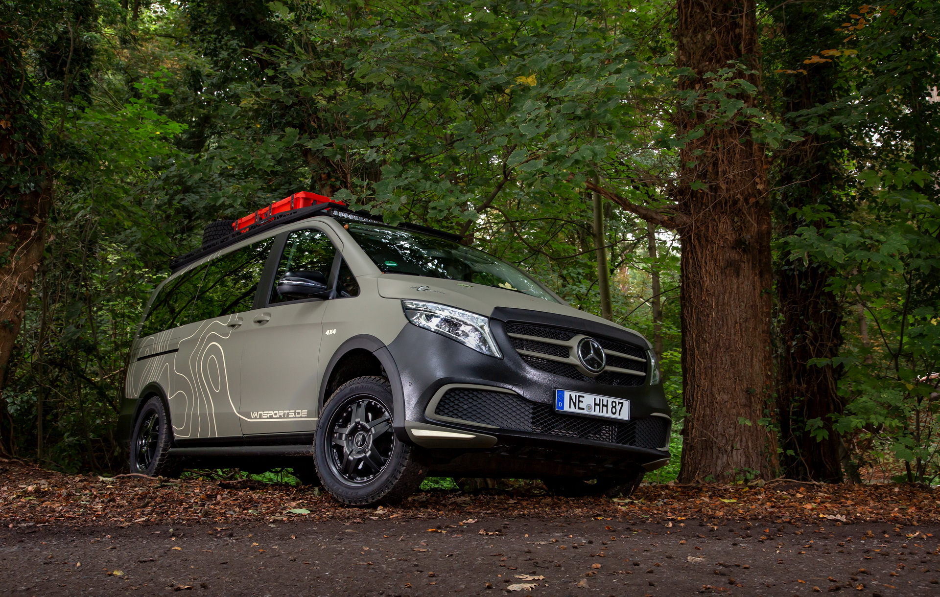 Hartmann’s Mercedes-Bens V-Class GeoTrek Was Made For Social (And Urban) Distancing
