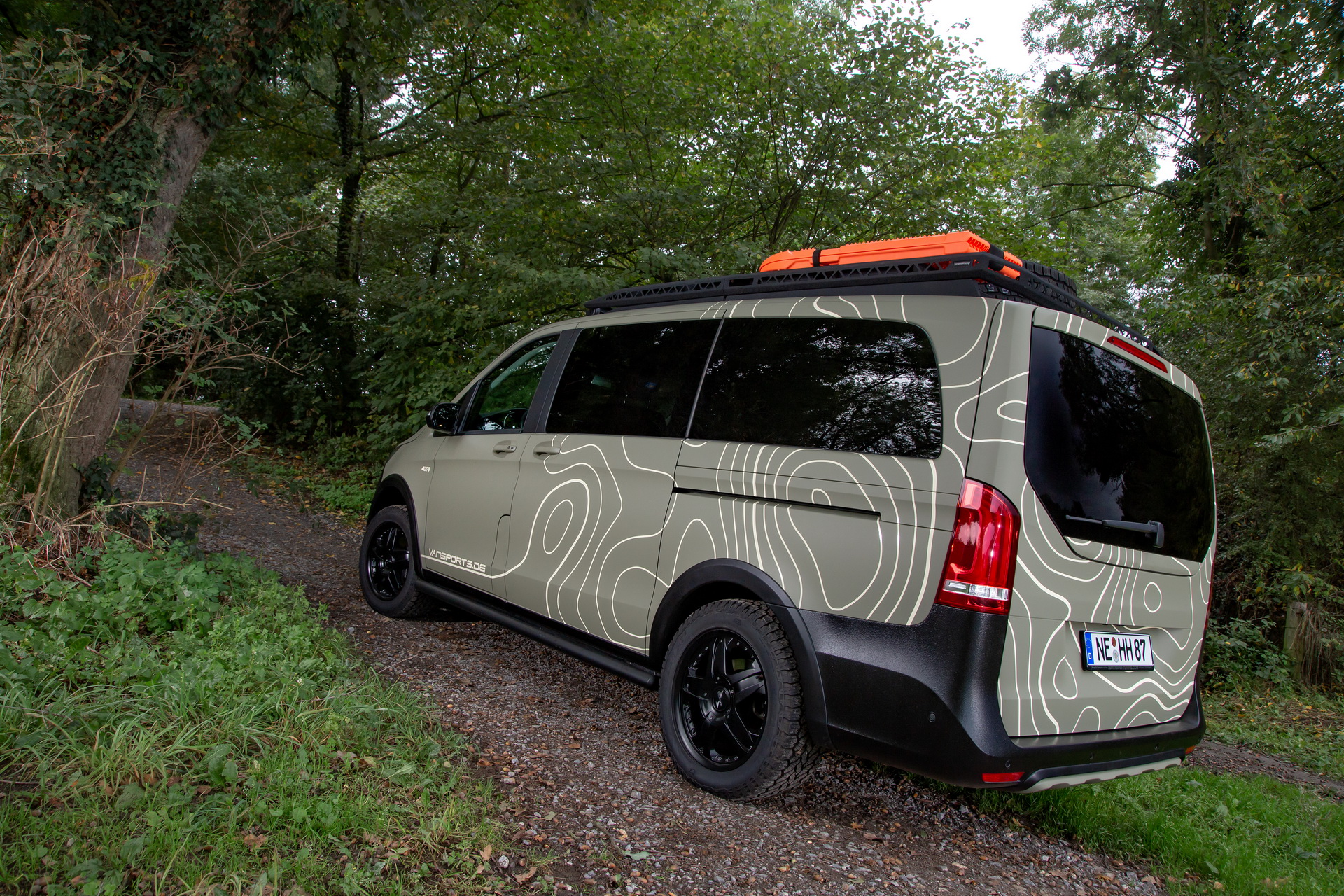 Hartmann’s Mercedes-Bens V-Class GeoTrek Was Made For Social (And Urban) Distancing