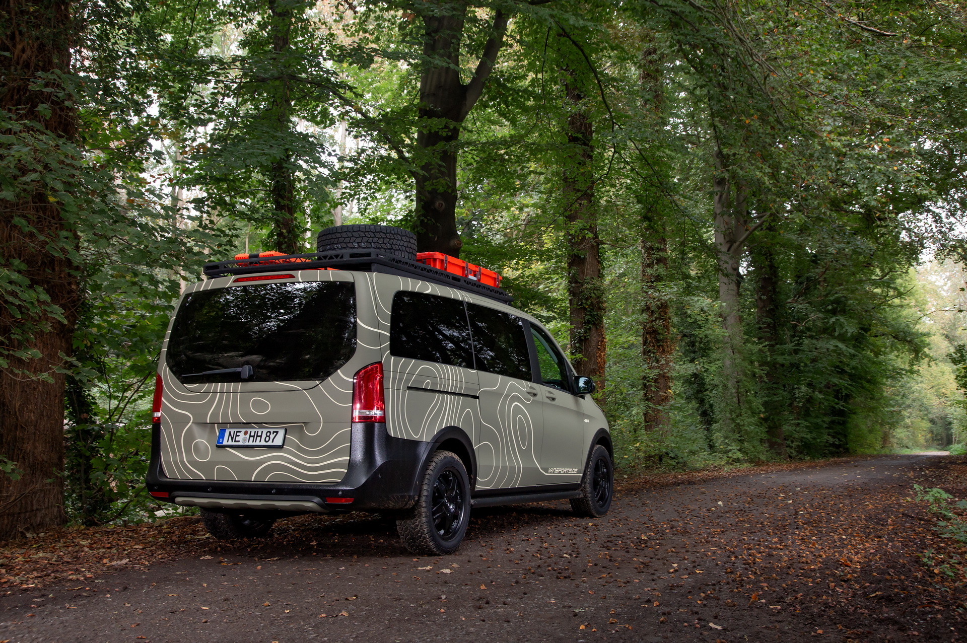 Hartmann’s Mercedes-Bens V-Class GeoTrek Was Made For Social (And Urban) Distancing