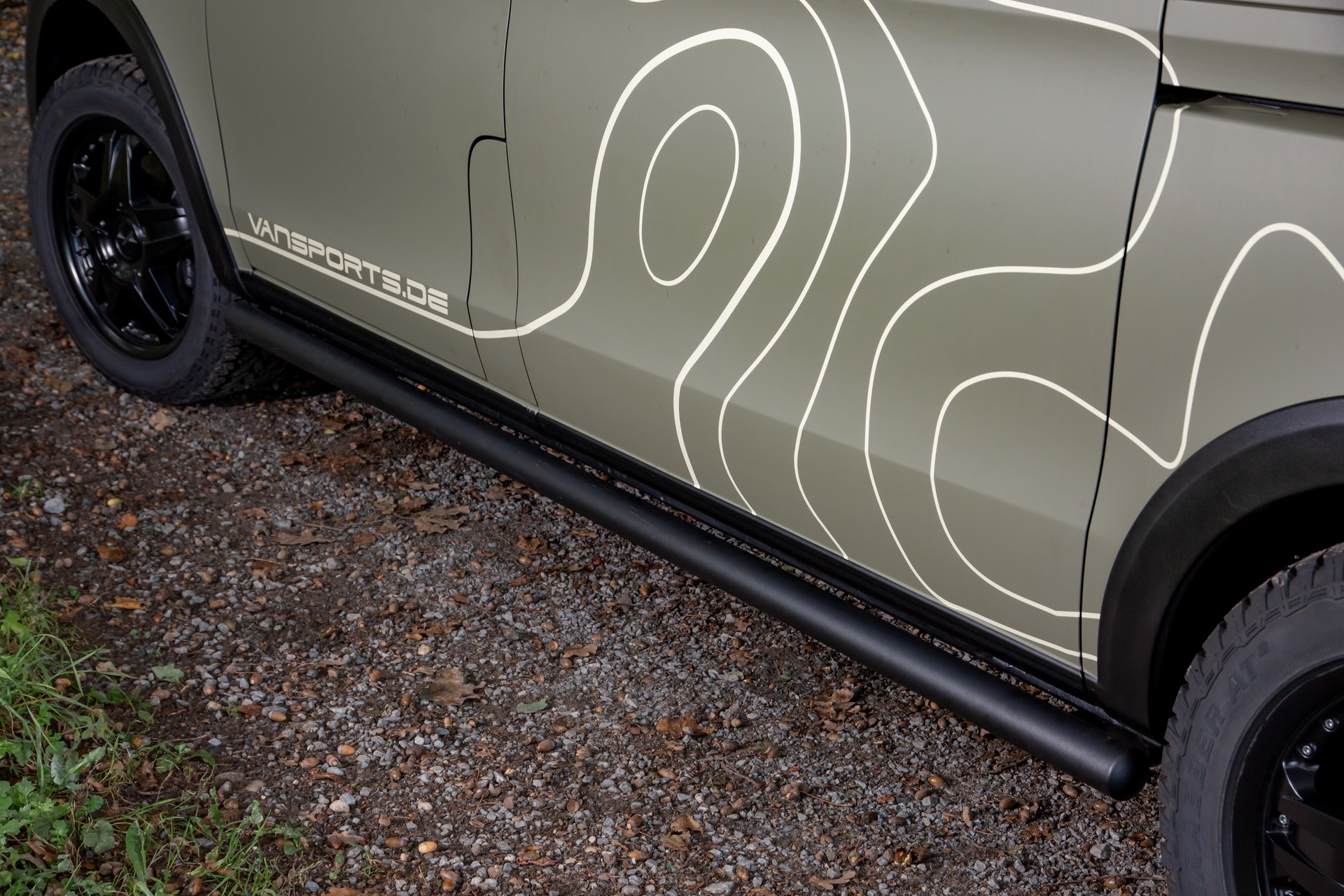 Hartmann’s Mercedes-Bens V-Class GeoTrek Was Made For Social (And Urban) Distancing