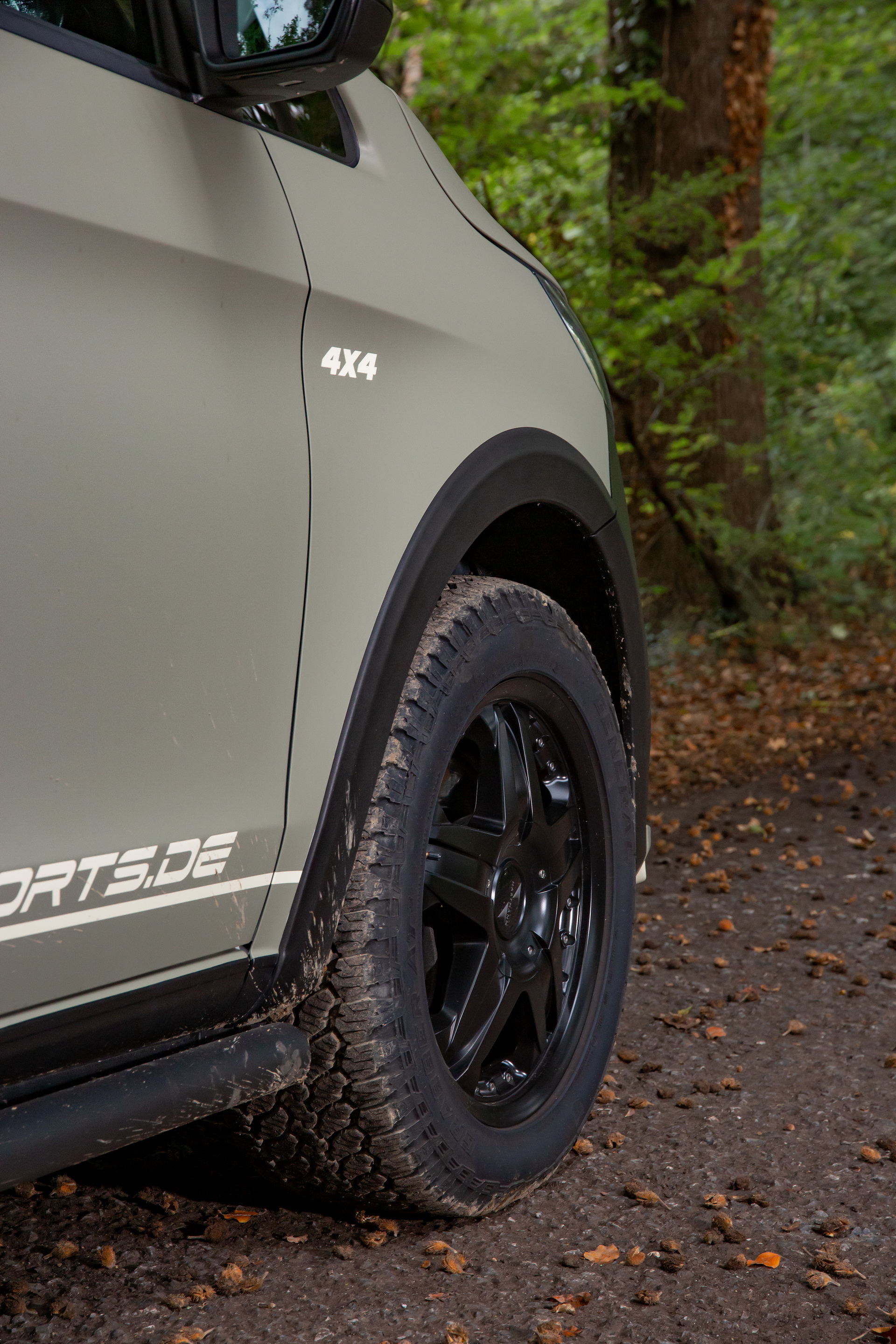 Hartmann’s Mercedes-Bens V-Class GeoTrek Was Made For Social (And Urban) Distancing