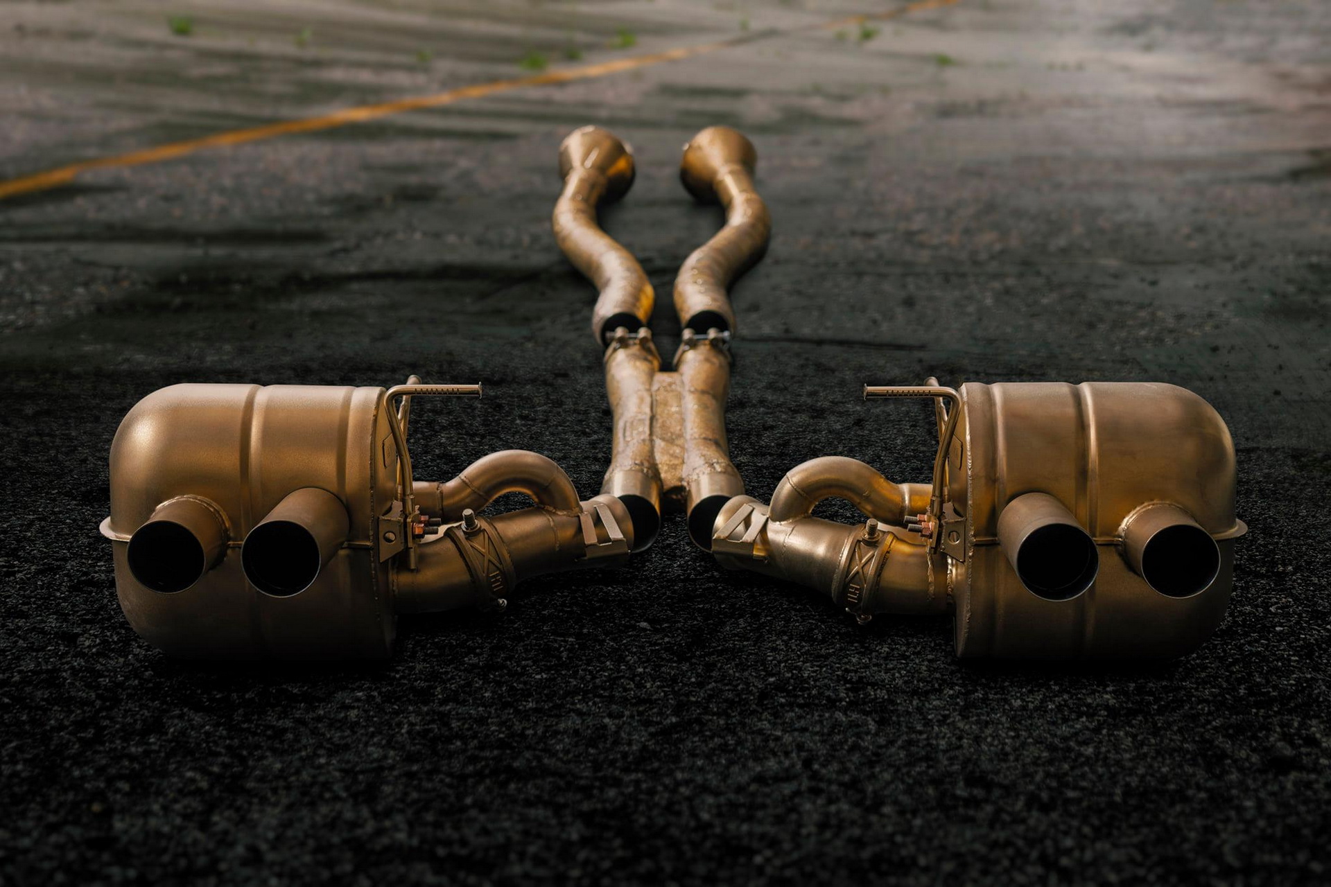 Novitec’s Ferrari Monza SP1 Has 832 HP, Gold Plated Exhaust