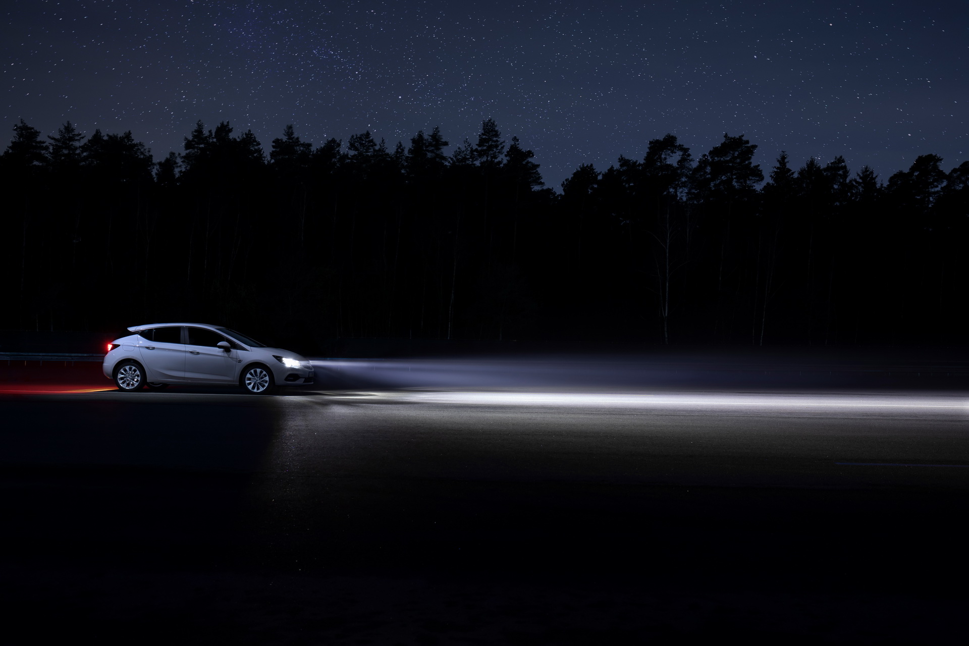 Opel Details Available Lighting Tech, Adaptive IntelliLux LED Matrix Units Stand Out