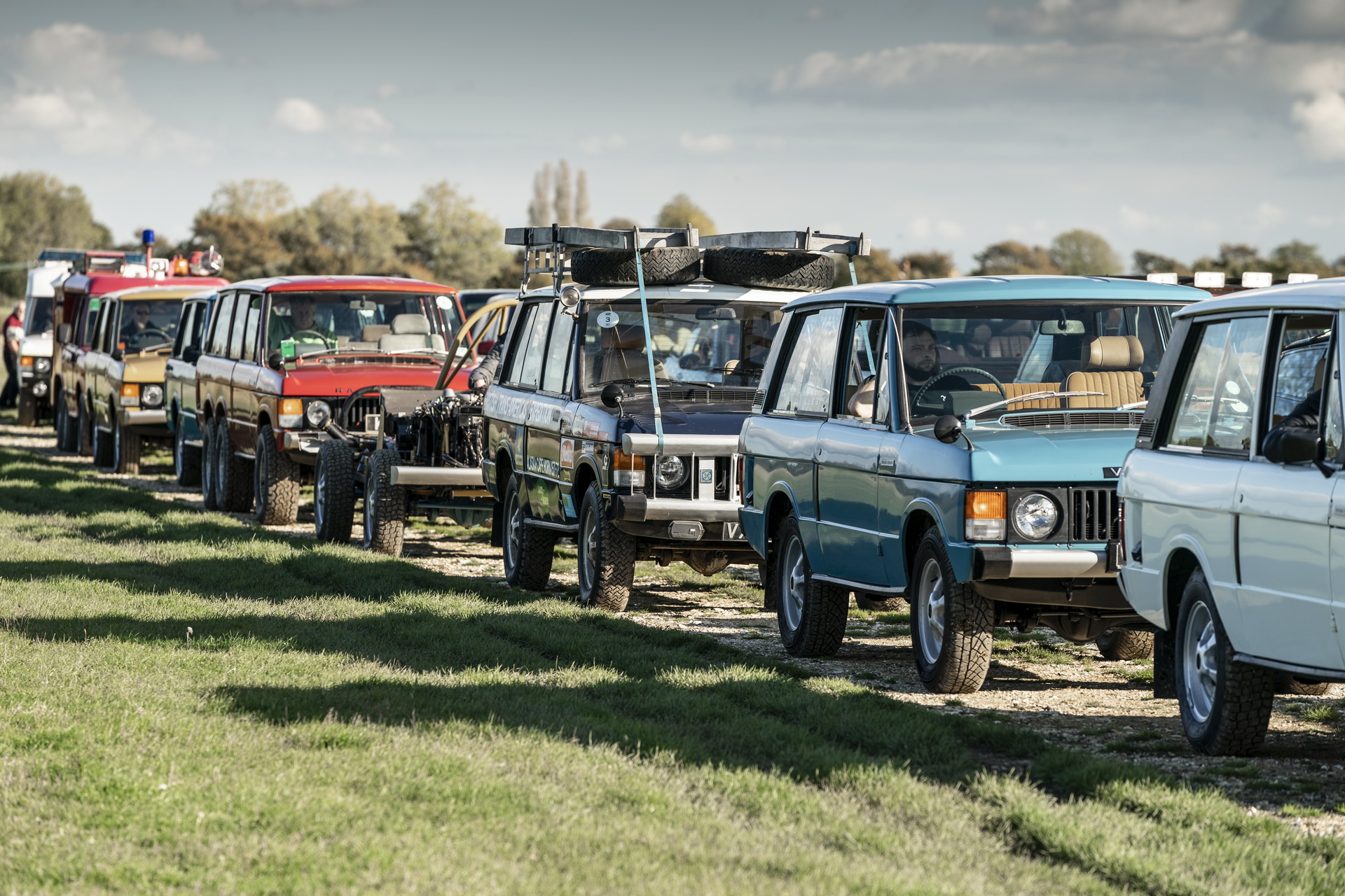 Classic And Modern Range Rovers Celebrate The Brand’s 50th Anniversary At Goodwood