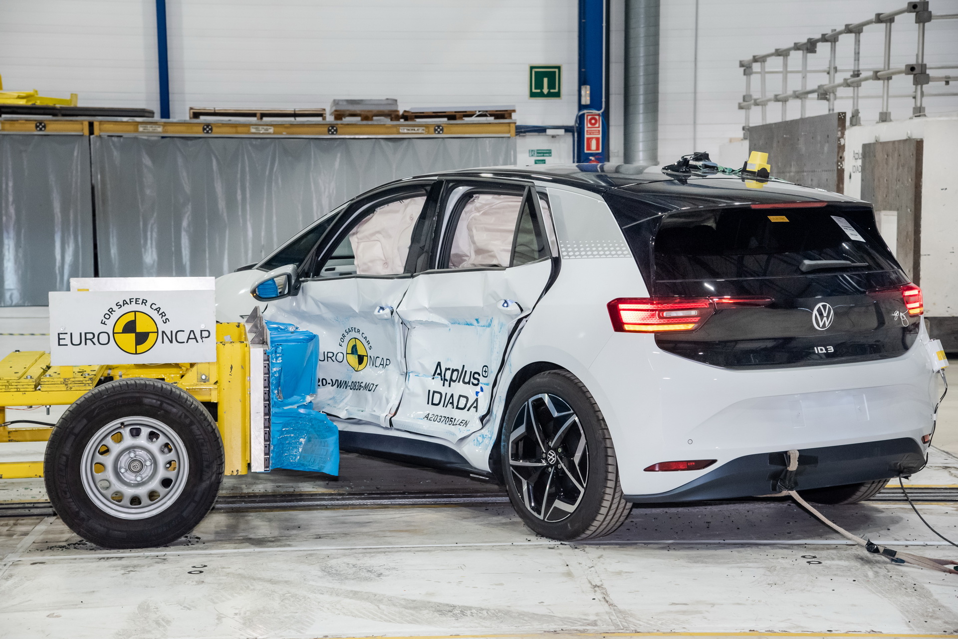Watch Euro NCAP Crash-Test VW’s New ID.3 Electric Hatch