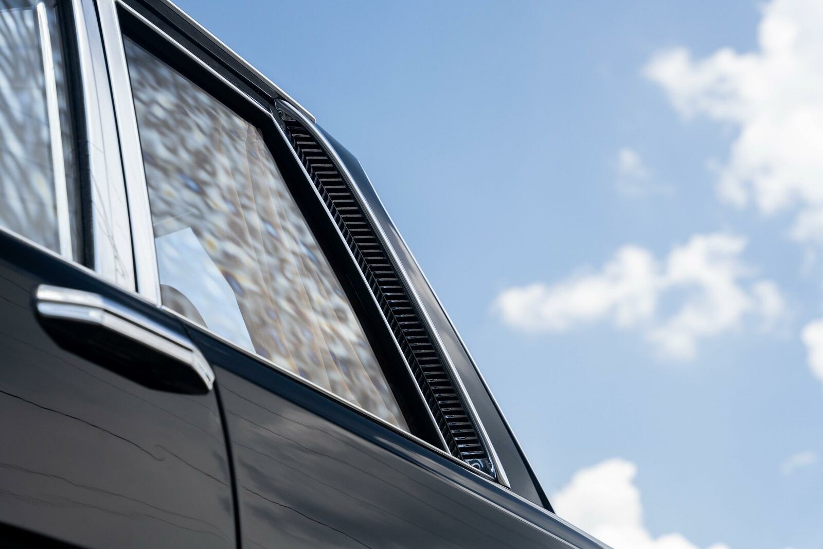 Really Comrades, Not One Of You Is Interested In A $285,000 Chinese State Limo?