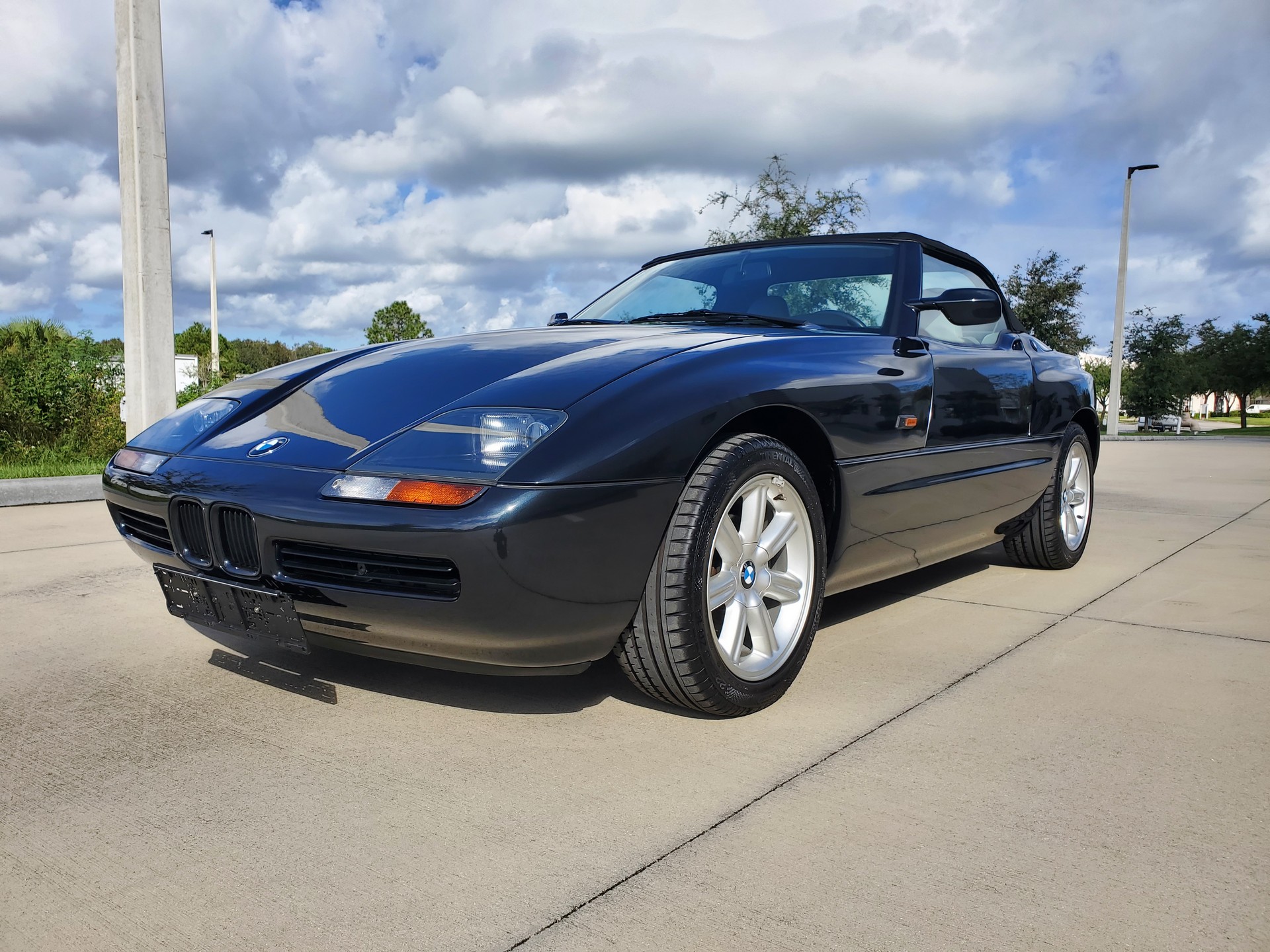 This 2,377 Mile BMW Z1 Looks Brand New And Is Up For Auction