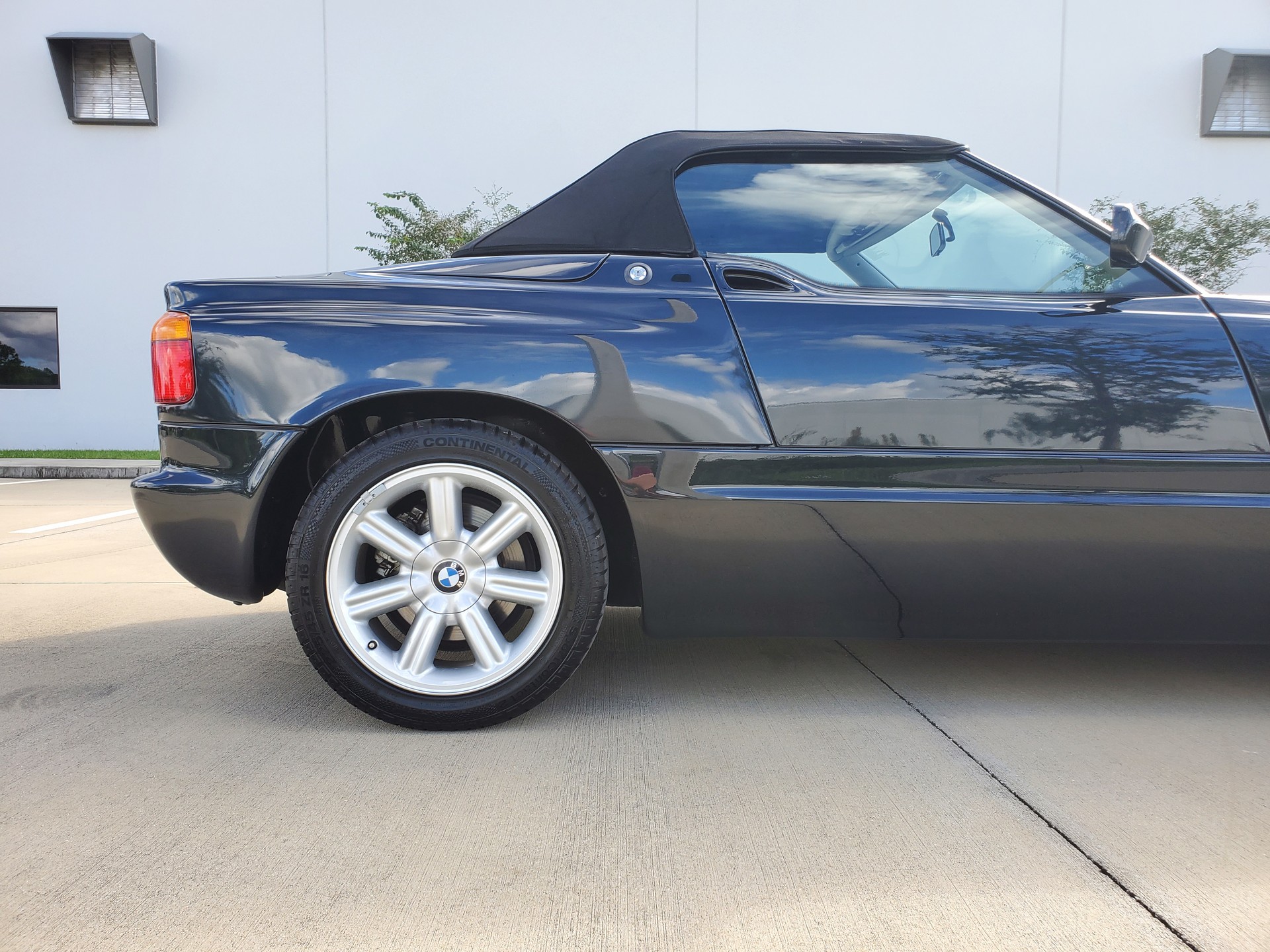 This 2,377 Mile BMW Z1 Looks Brand New And Is Up For Auction
