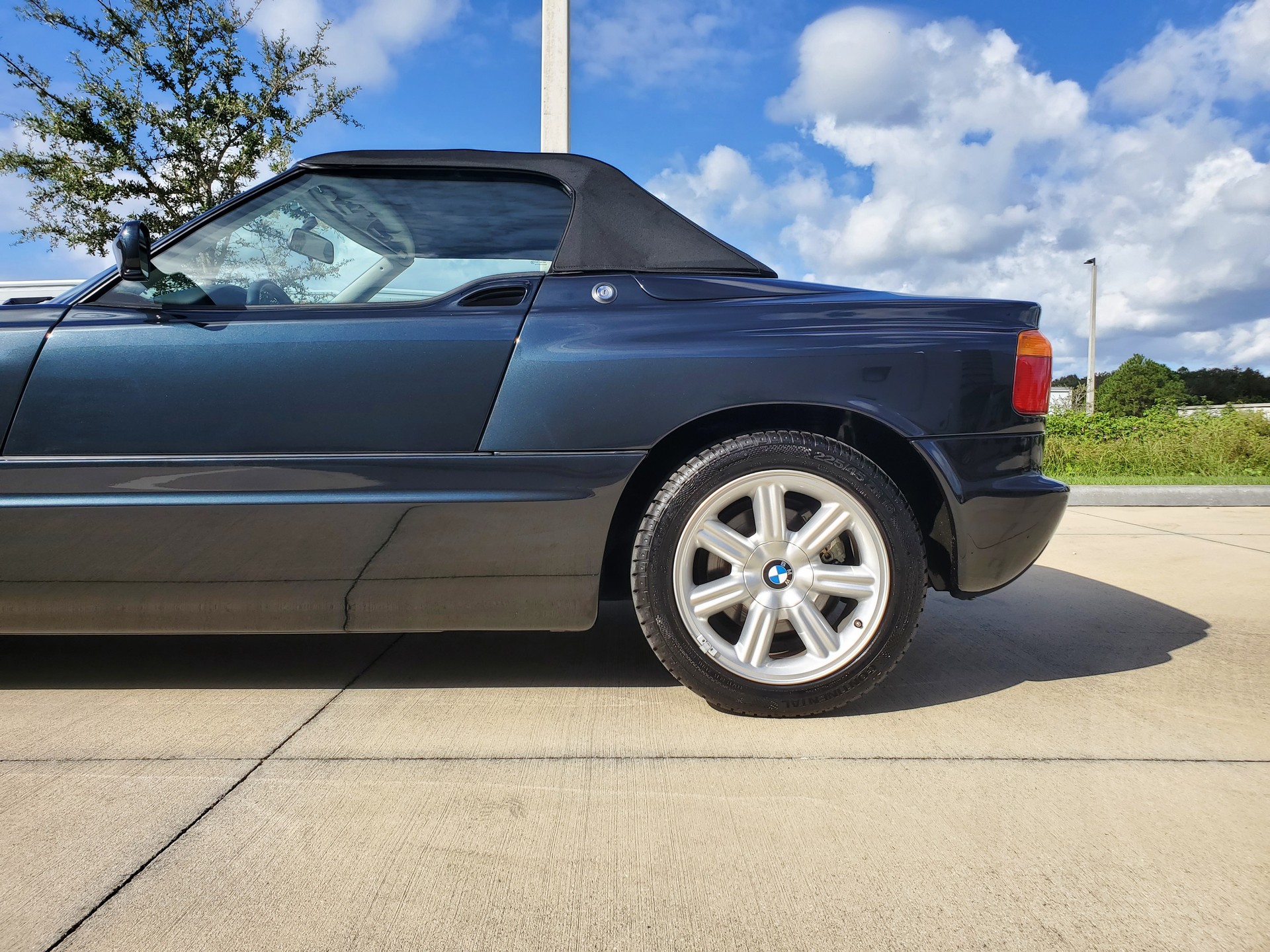 This 2,377 Mile BMW Z1 Looks Brand New And Is Up For Auction