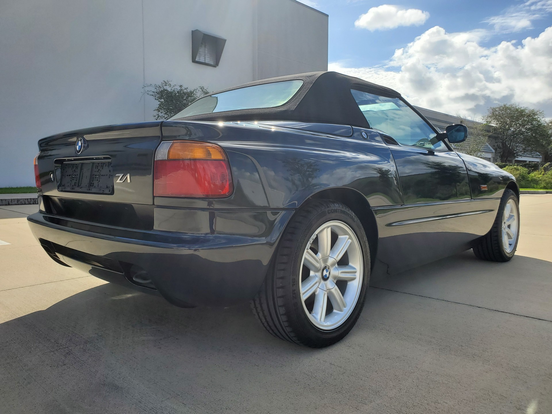 This 2,377 Mile BMW Z1 Looks Brand New And Is Up For Auction