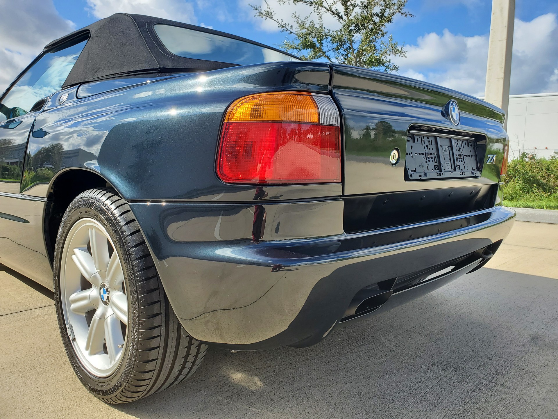 This 2,377 Mile BMW Z1 Looks Brand New And Is Up For Auction