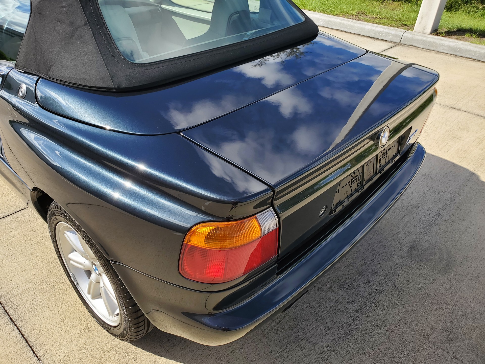 This 2,377 Mile BMW Z1 Looks Brand New And Is Up For Auction
