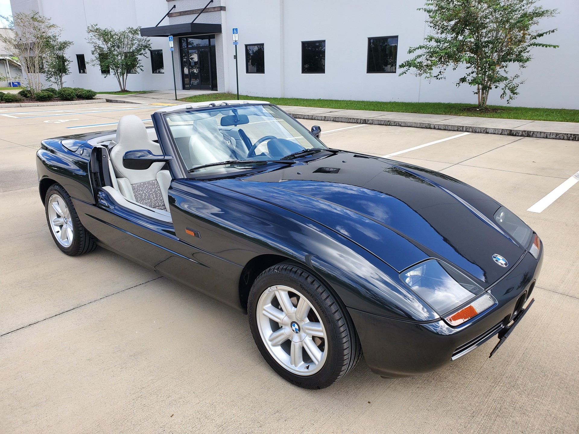 This 2,377 Mile BMW Z1 Looks Brand New And Is Up For Auction