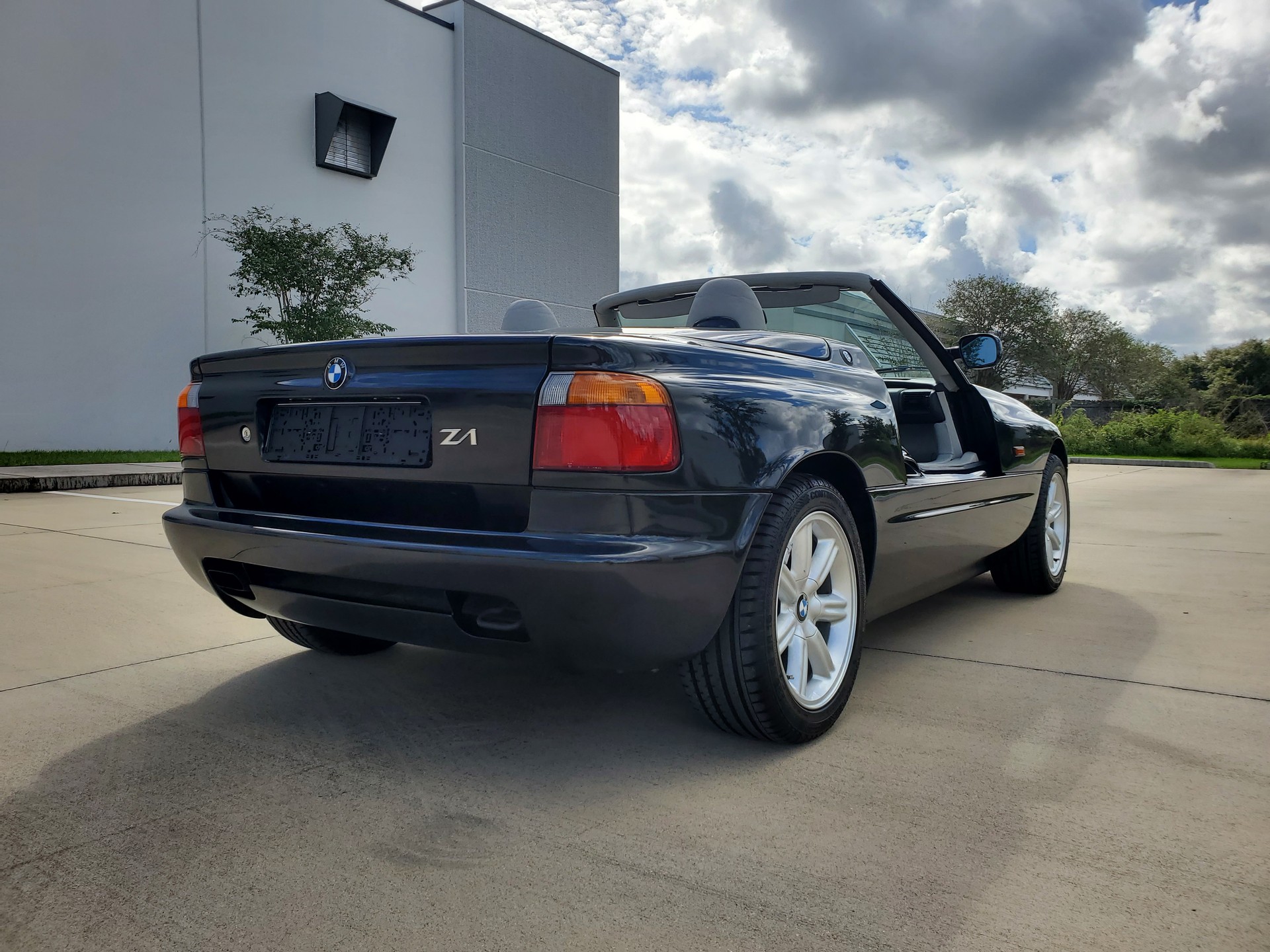 This 2,377 Mile BMW Z1 Looks Brand New And Is Up For Auction