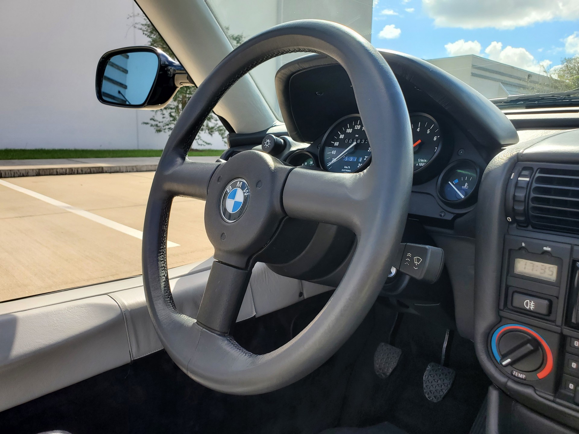 This 2,377 Mile BMW Z1 Looks Brand New And Is Up For Auction