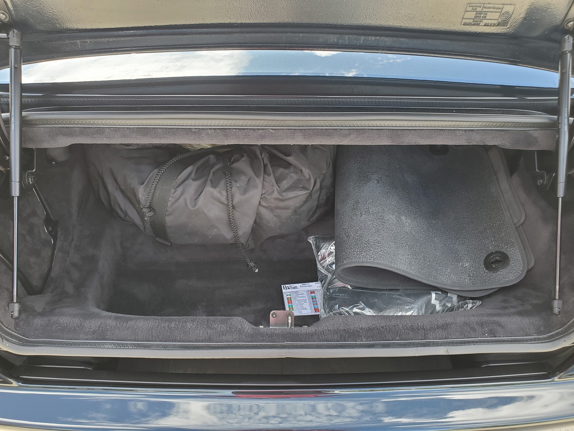 This 2,377 Mile BMW Z1 Looks Brand New And Is Up For Auction