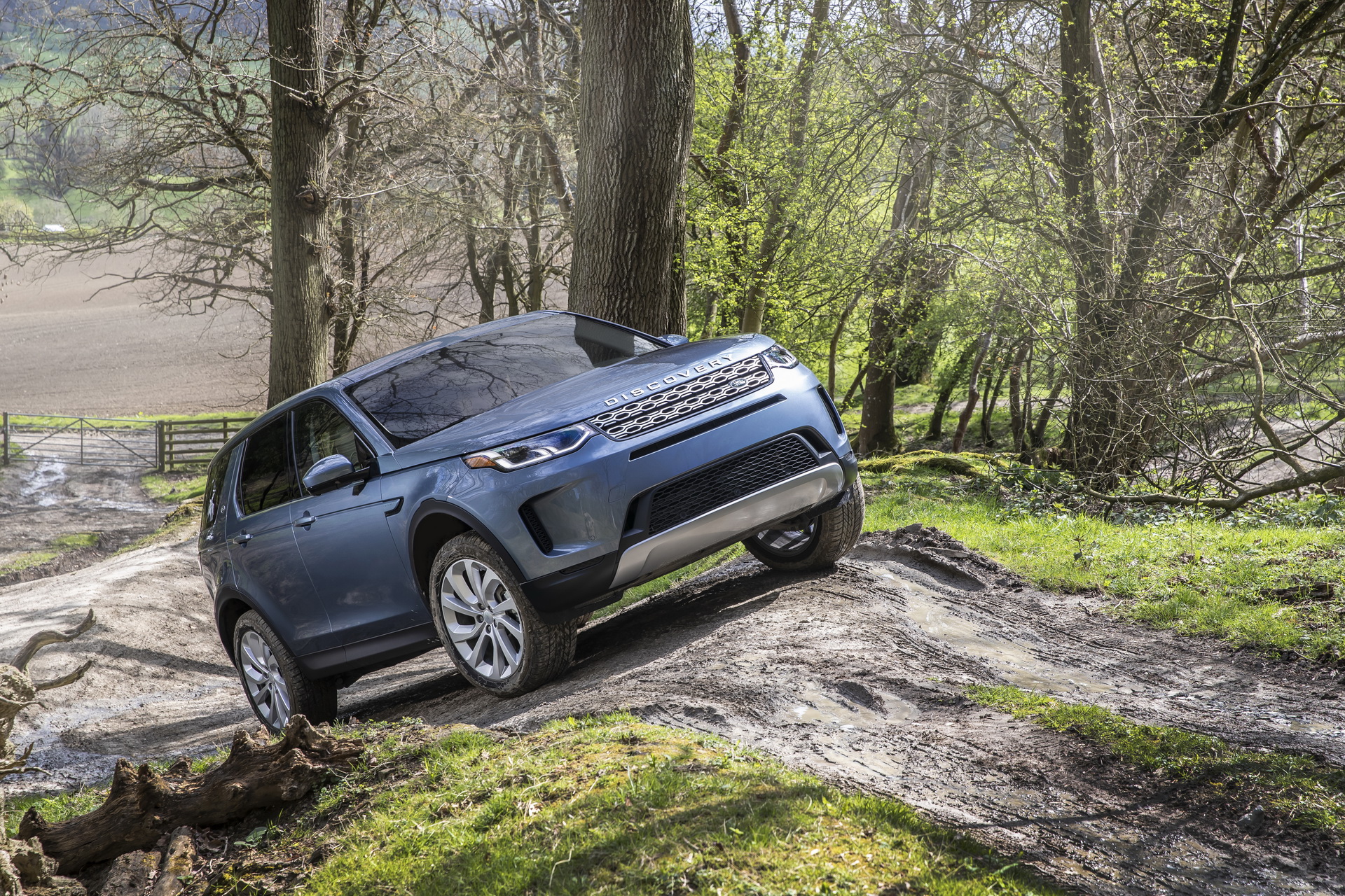2020 Land Rover Discovery Sport, Range Rover Evoque MHEV Recalled Stateside Over Electrical Failure