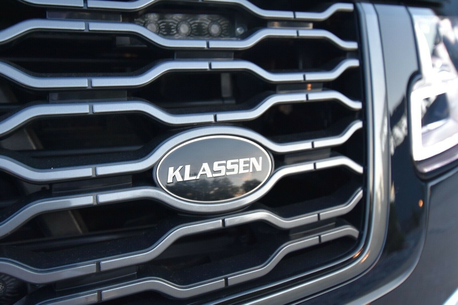 An Armored 2020 Range Rover SVAutobiography Limo Is One Way To Blow $1.3 Million