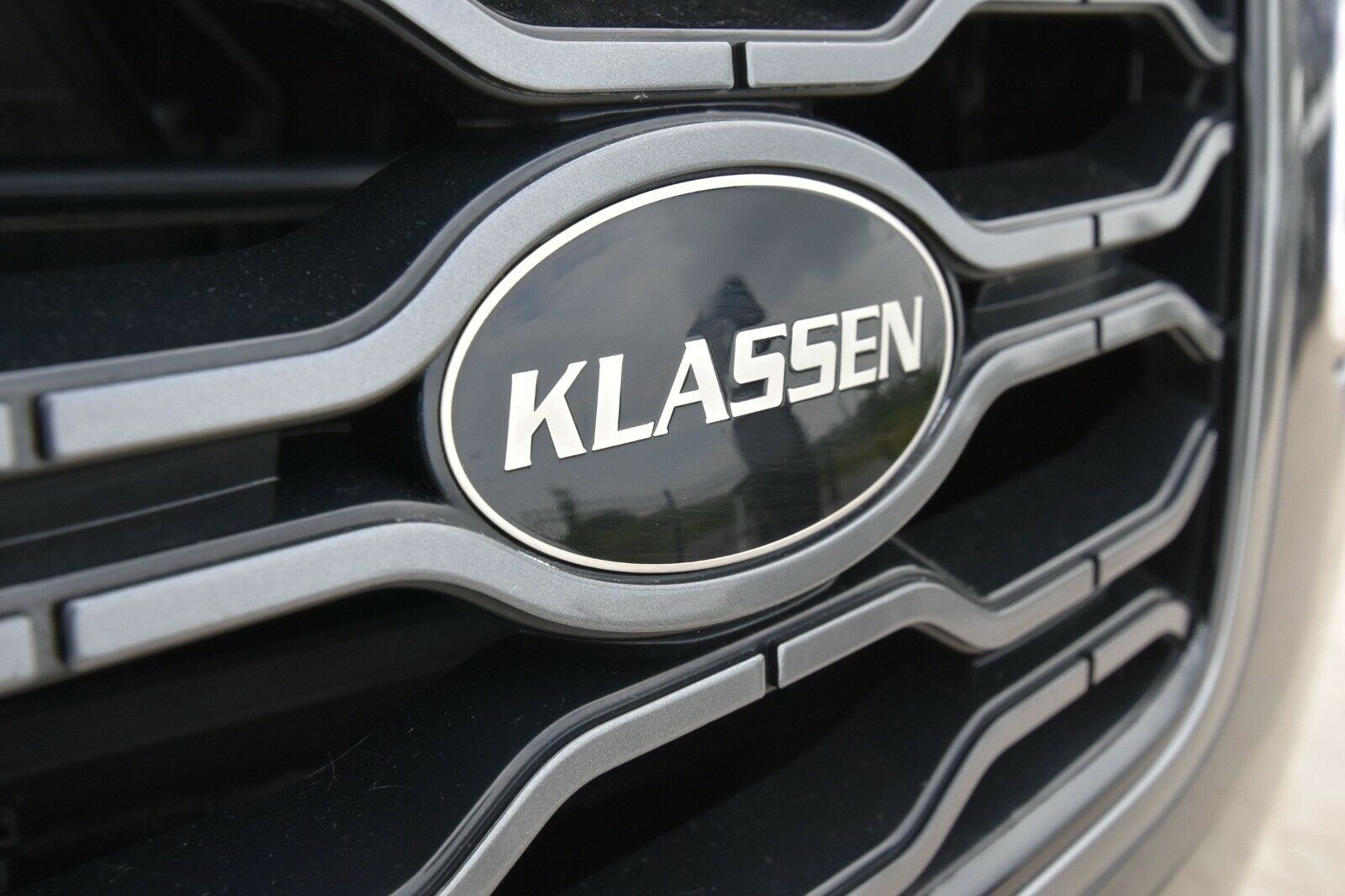 An Armored 2020 Range Rover SVAutobiography Limo Is One Way To Blow $1.3 Million