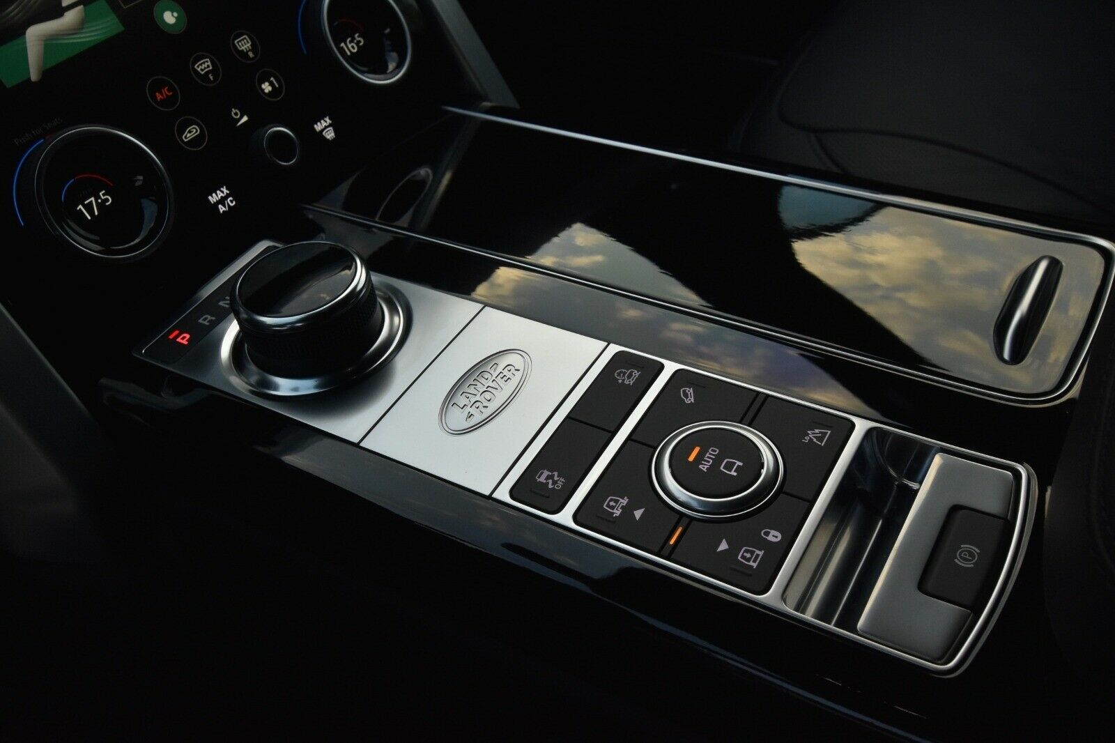 An Armored 2020 Range Rover SVAutobiography Limo Is One Way To Blow $1.3 Million