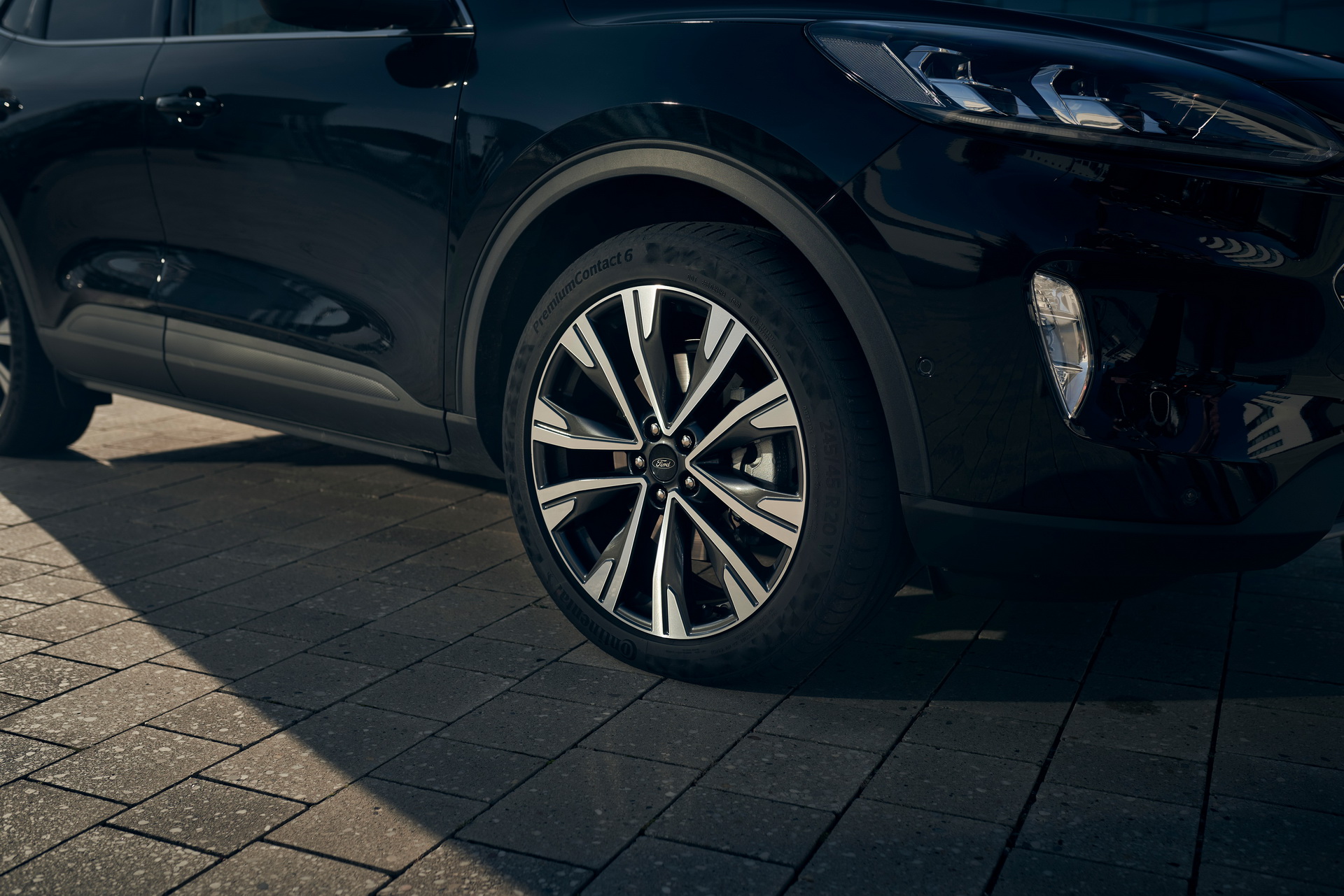 Ford Europe Launches Kuga Hybrid With 187 HP And Up To 620 Miles Of Driving Range