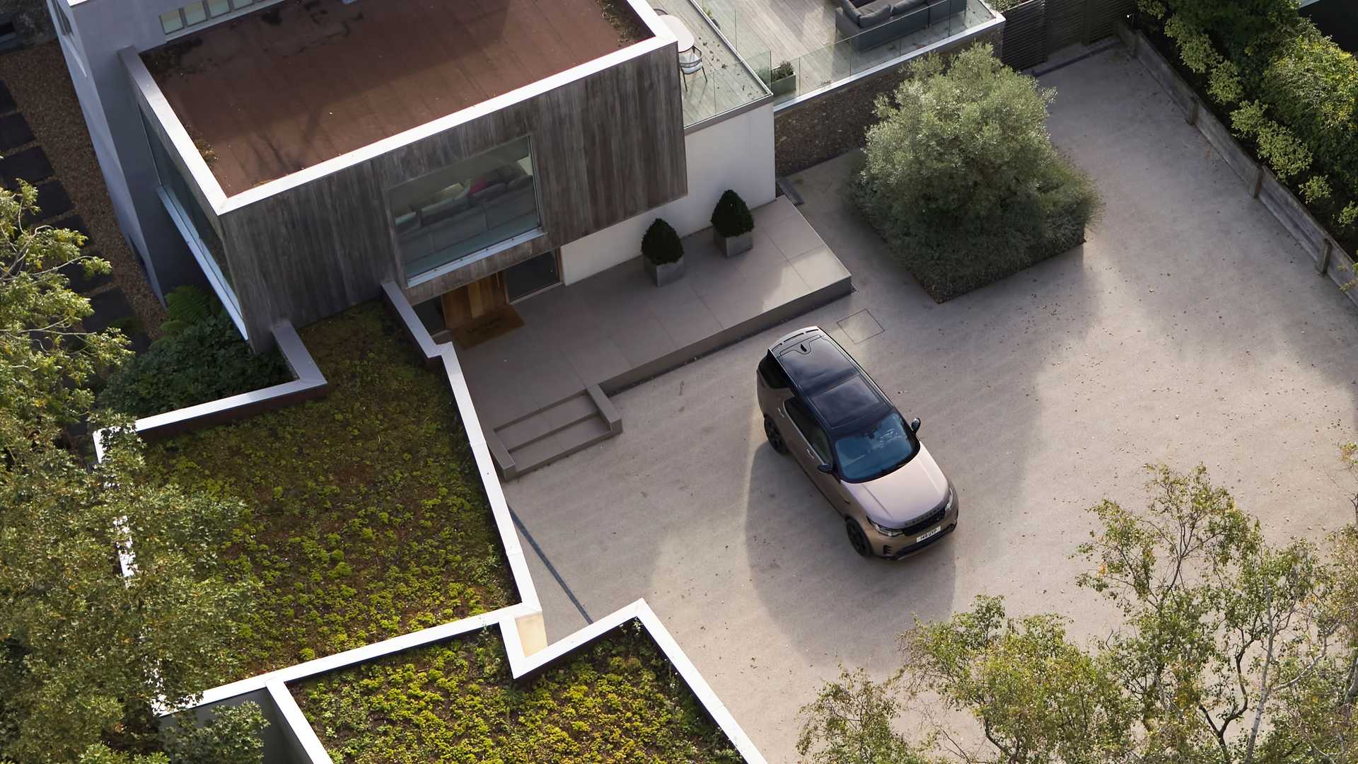 2021 Land Rover Discovery Bows With New Engines, Updated Looks Inside And Out