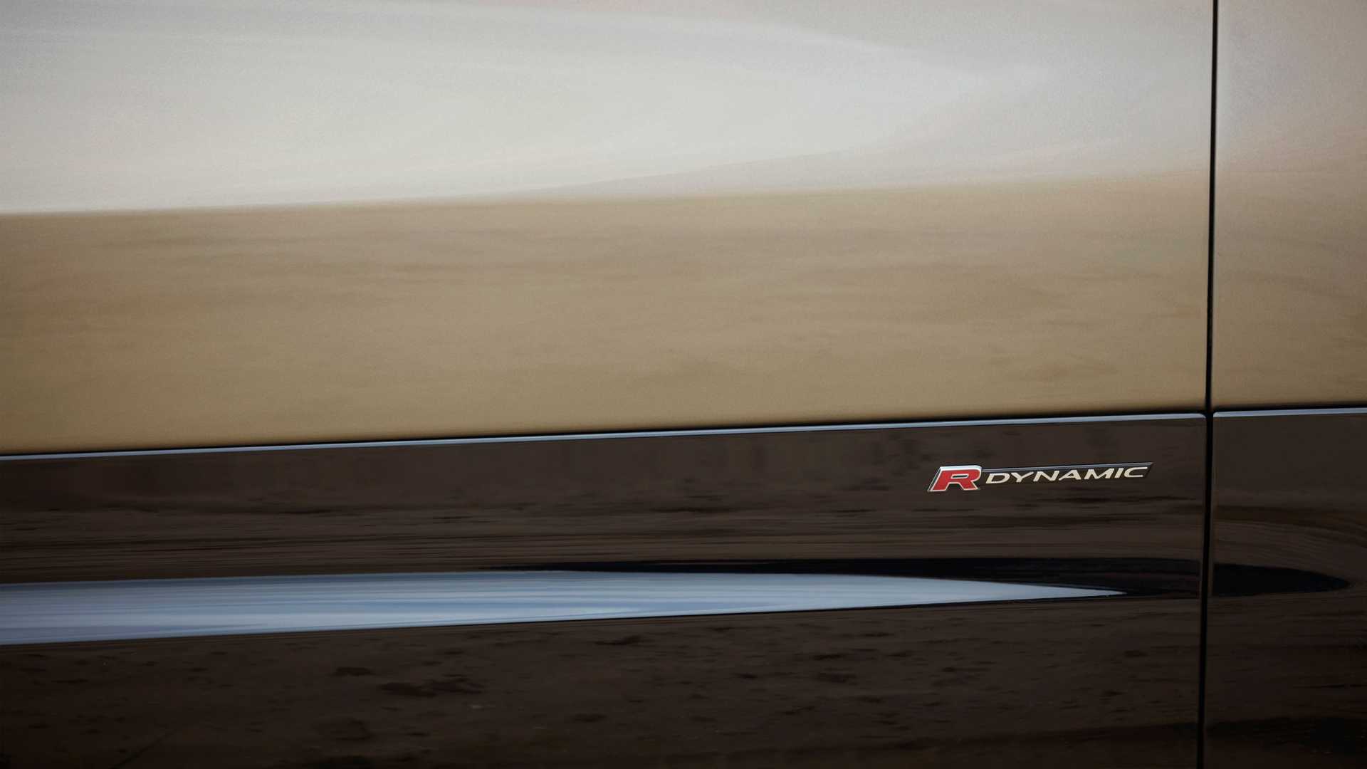 2021 Land Rover Discovery Bows With New Engines, Updated Looks Inside And Out