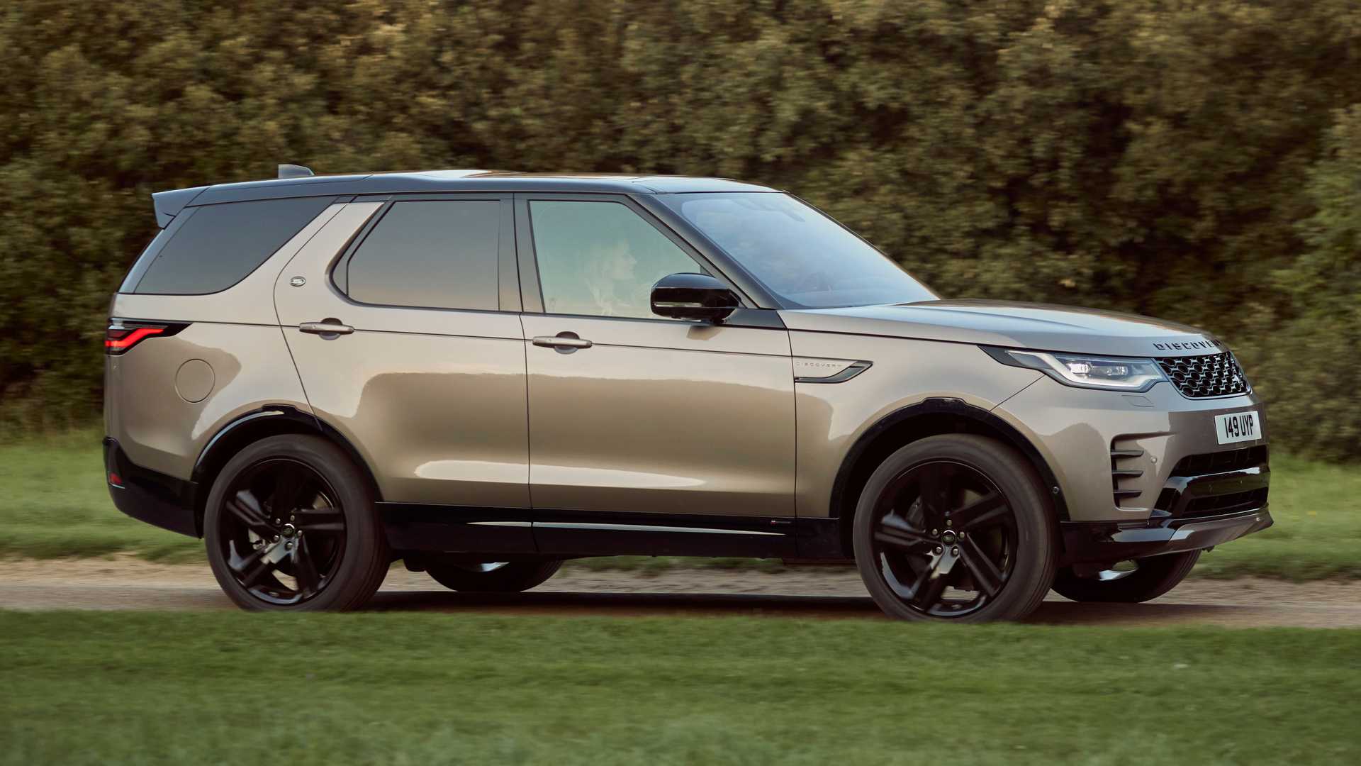 2021 Land Rover Discovery Bows With New Engines, Updated Looks Inside And Out