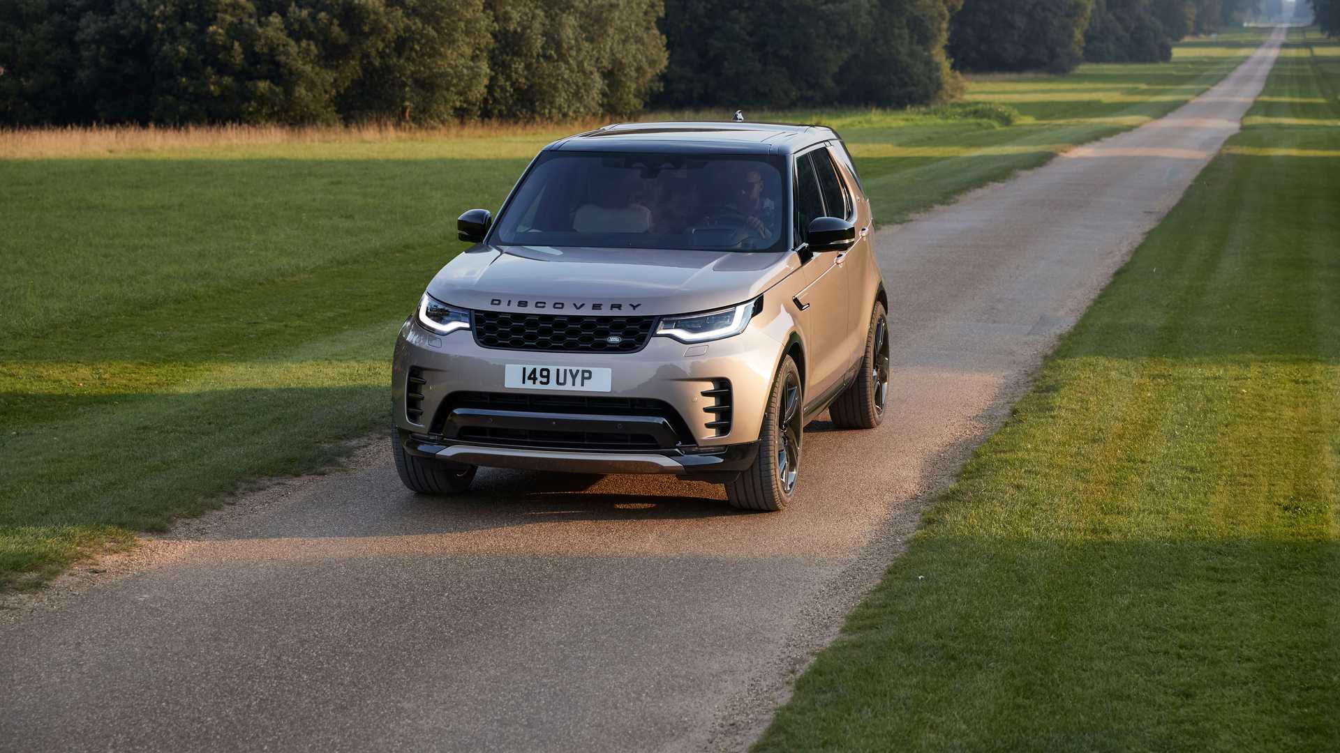 2021 Land Rover Discovery Bows With New Engines, Updated Looks Inside And Out