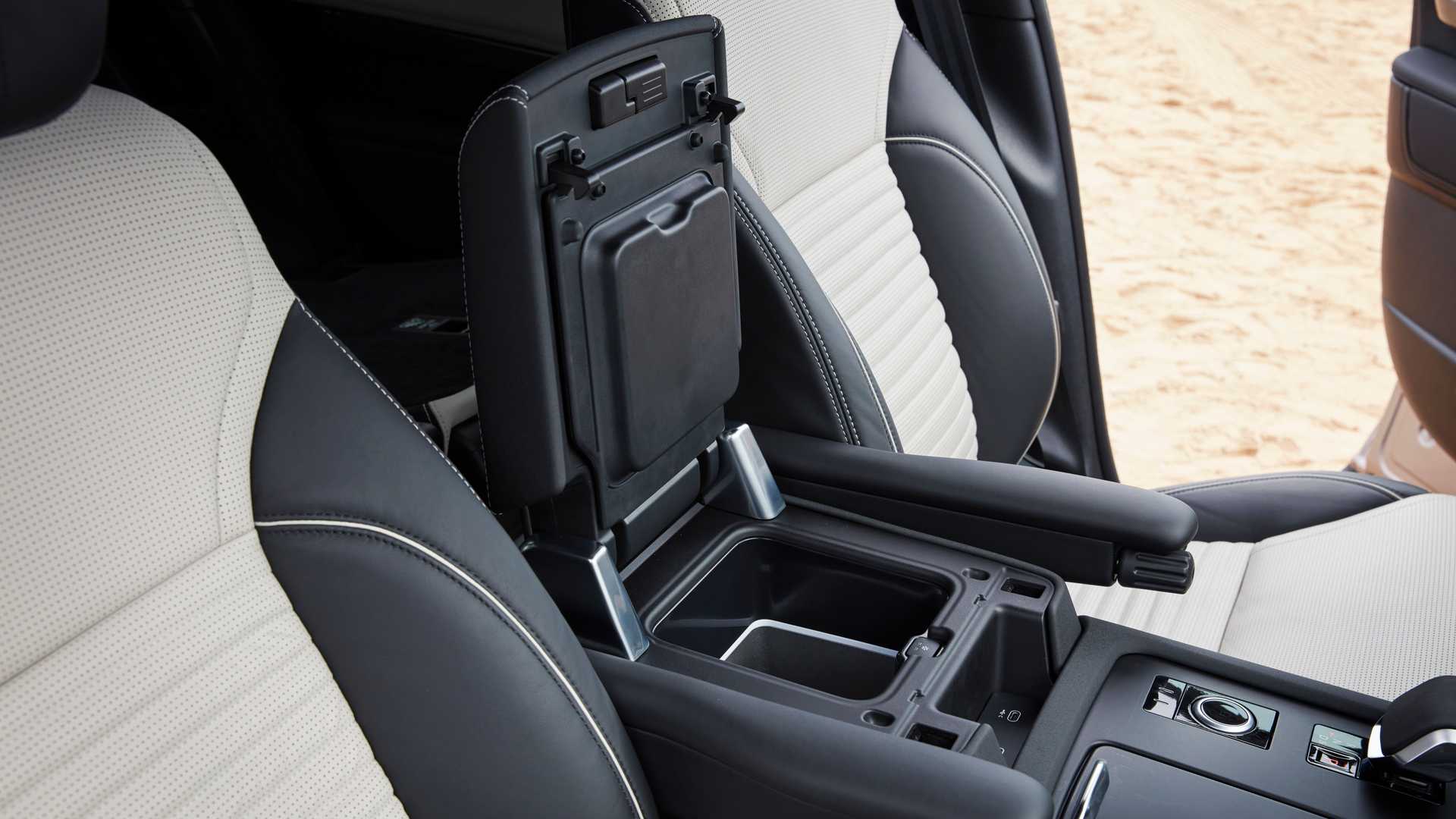 2021 Land Rover Discovery Bows With New Engines, Updated Looks Inside And Out