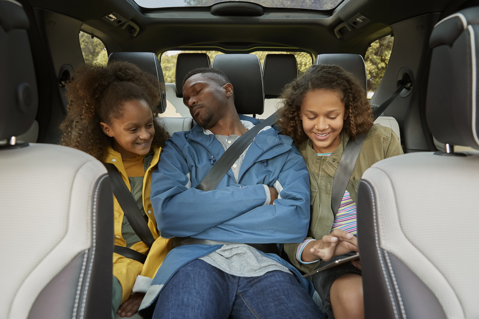 Europe’s 2021 Land Rover Discovery Adopts Mild Hybrid Six-Cylinder Engines, Modern Cabin Tech