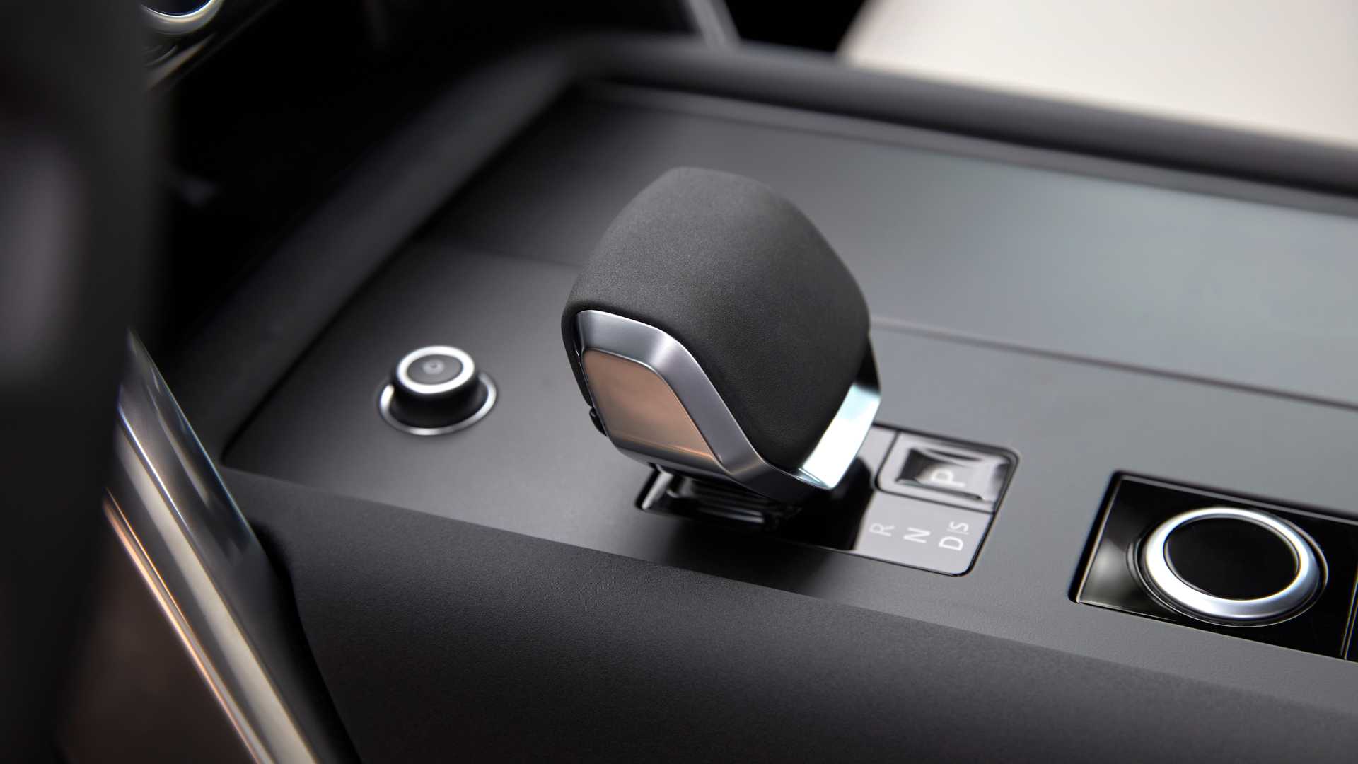 2021 Land Rover Discovery Bows With New Engines, Updated Looks Inside And Out