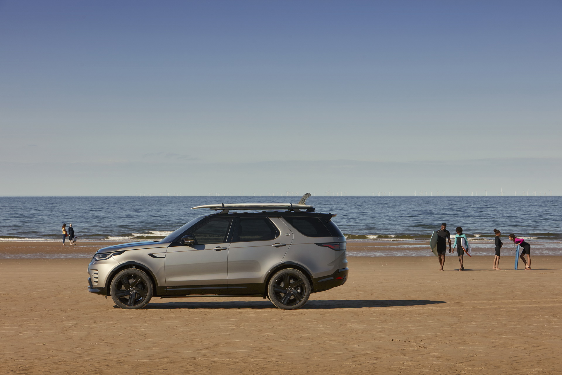 Europe’s 2021 Land Rover Discovery Adopts Mild Hybrid Six-Cylinder Engines, Modern Cabin Tech