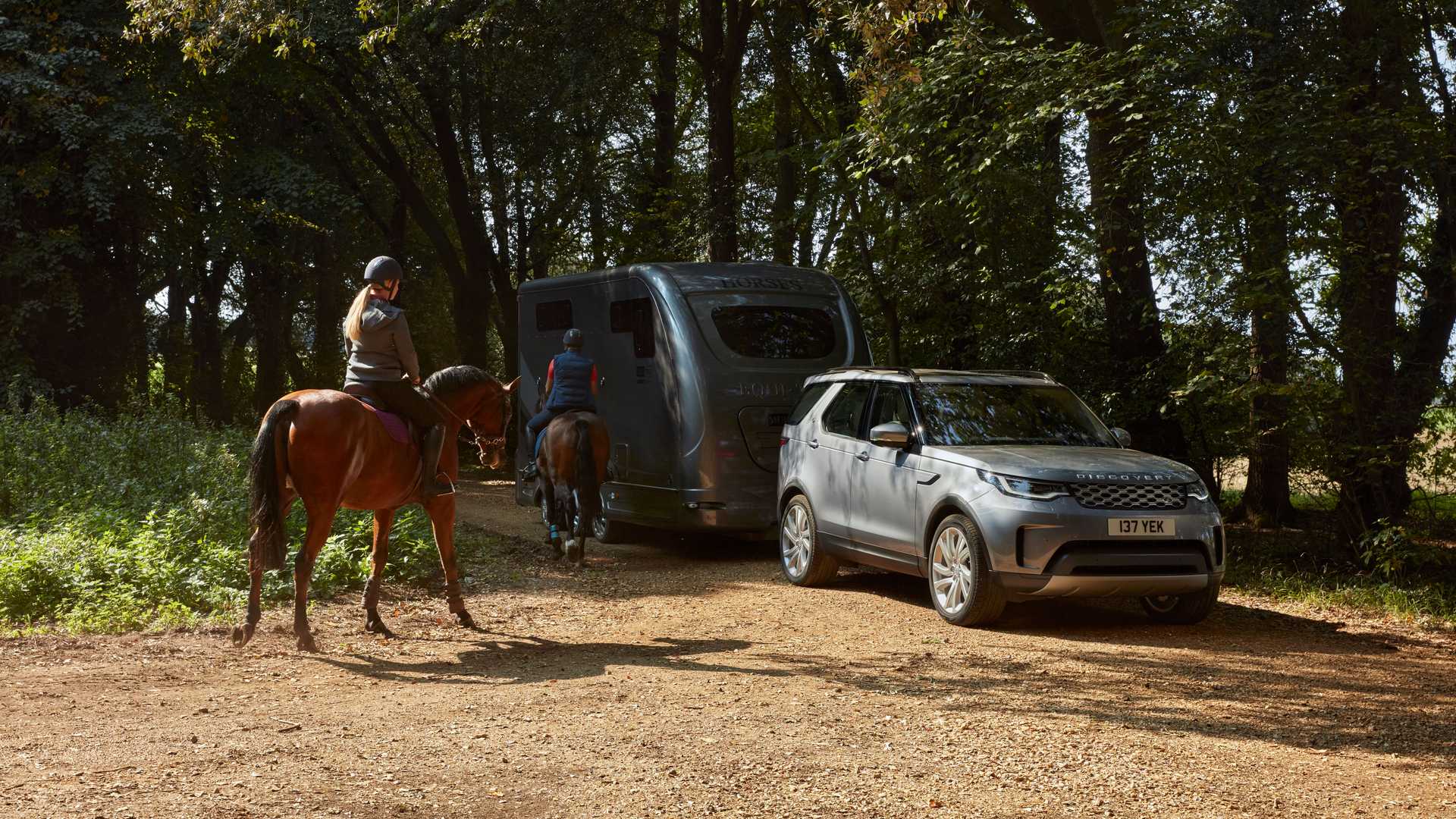 2021 Land Rover Discovery Bows With New Engines, Updated Looks Inside And Out