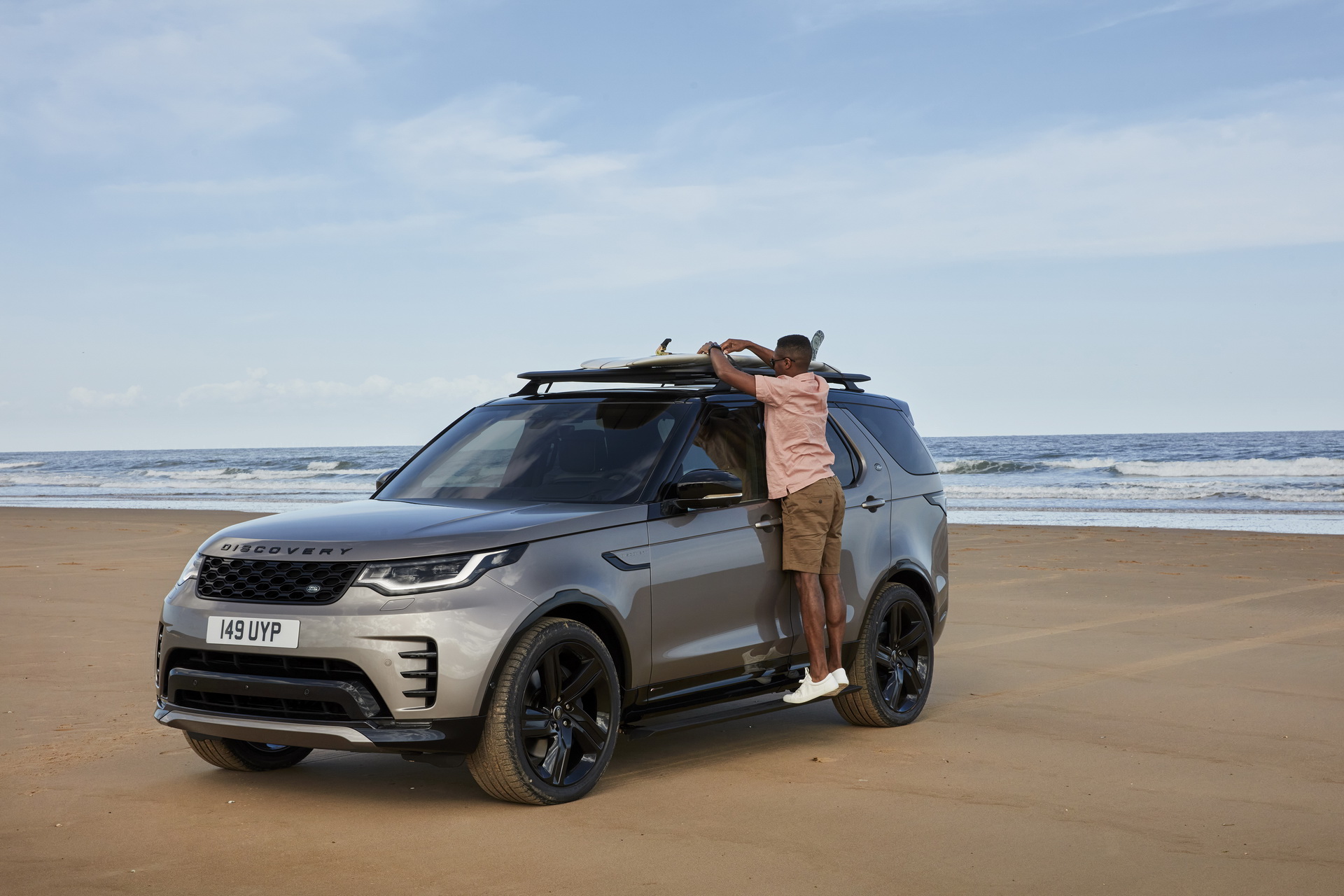 Europe’s 2021 Land Rover Discovery Adopts Mild Hybrid Six-Cylinder Engines, Modern Cabin Tech