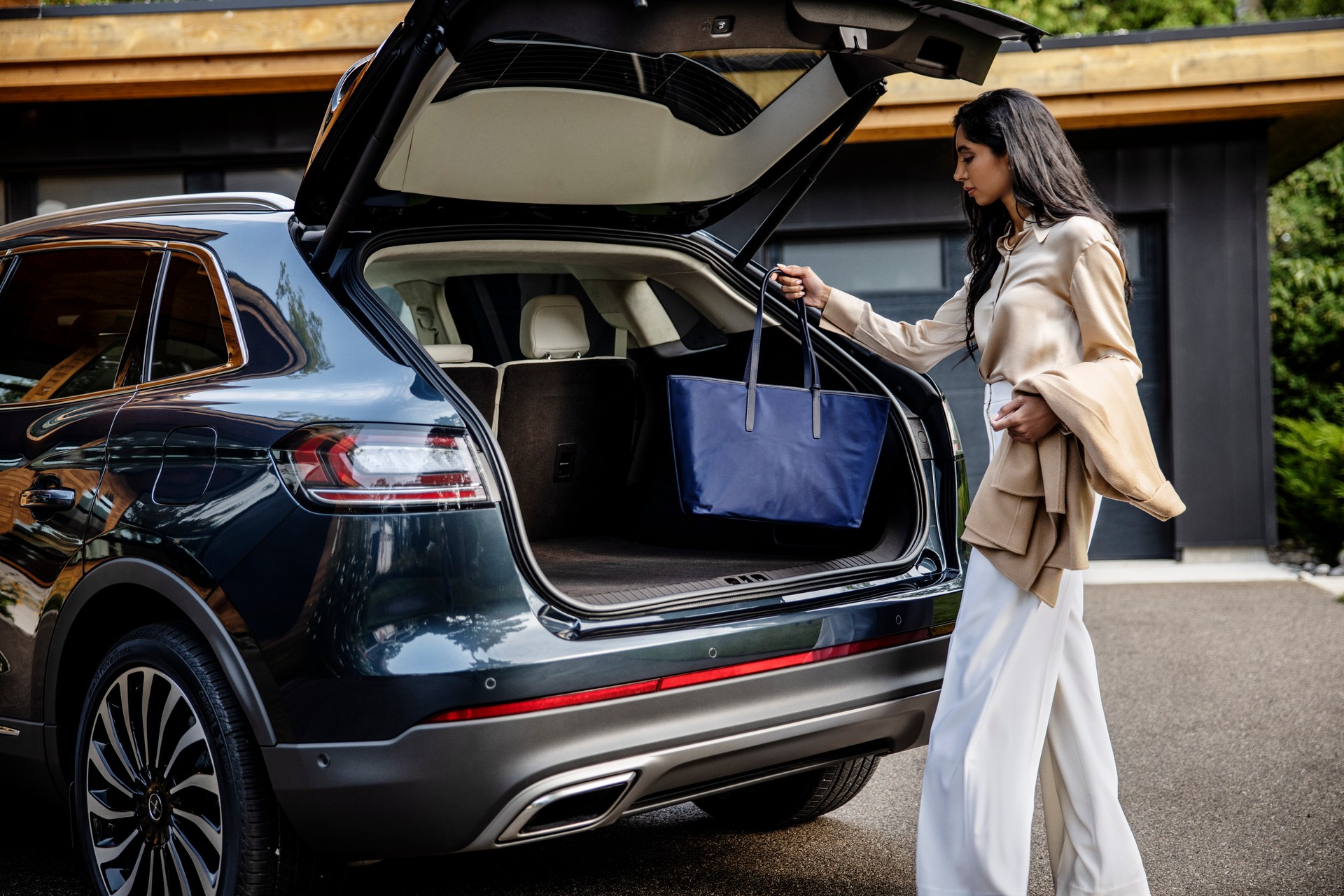 2021 Lincoln Nautilus Debuts With Luxurious Aviator-Inspired Interior