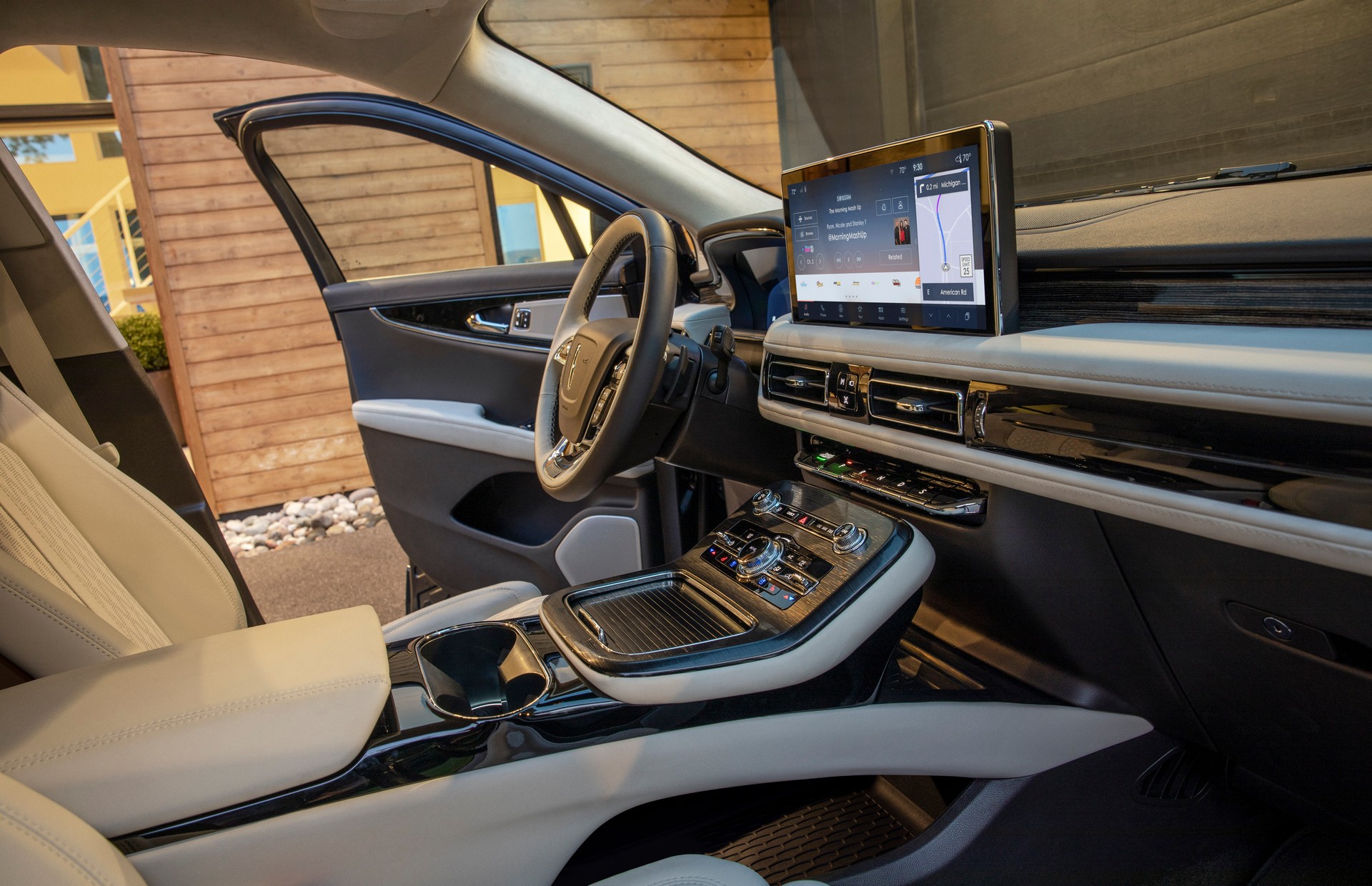 2021 Lincoln Nautilus Debuts With Luxurious Aviator-Inspired Interior