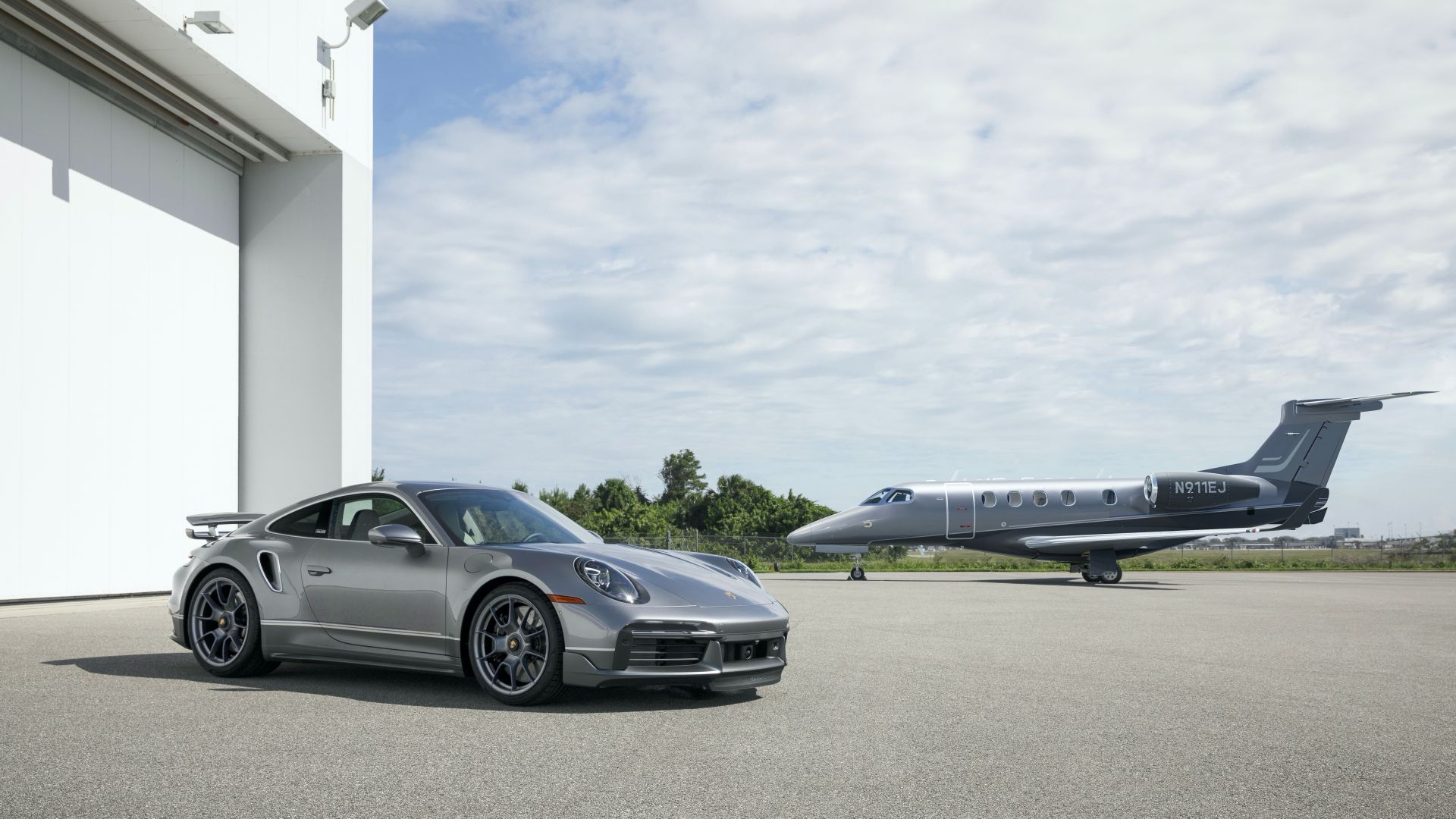 You Can Now Get A Matching Porsche 911 Turbo S For Your Embraer Private Jet
