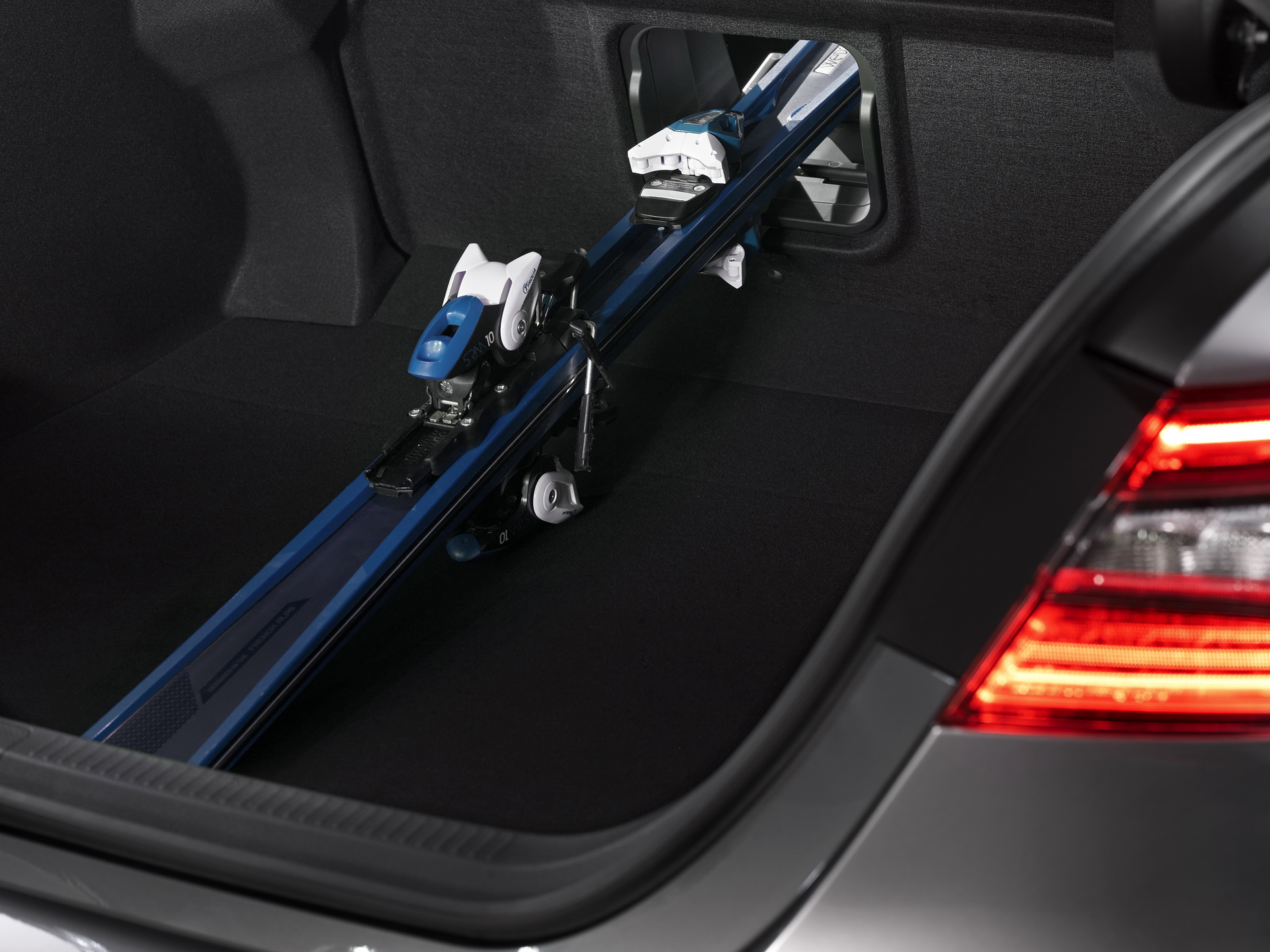 Europe’s 2021 Toyota Camry Hybrid Receives Restyled Front End And New Infotainment