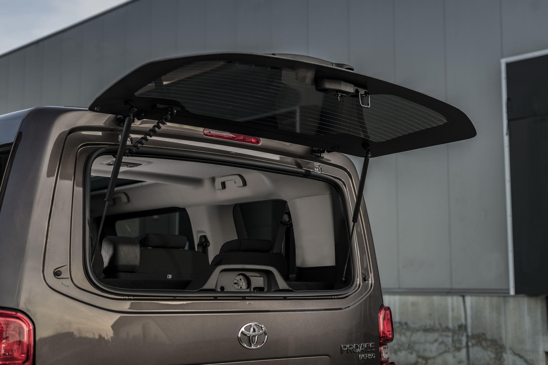 2021 Toyota Proace Verso Joins The Electric Crowd With 330Km/205Mi Range