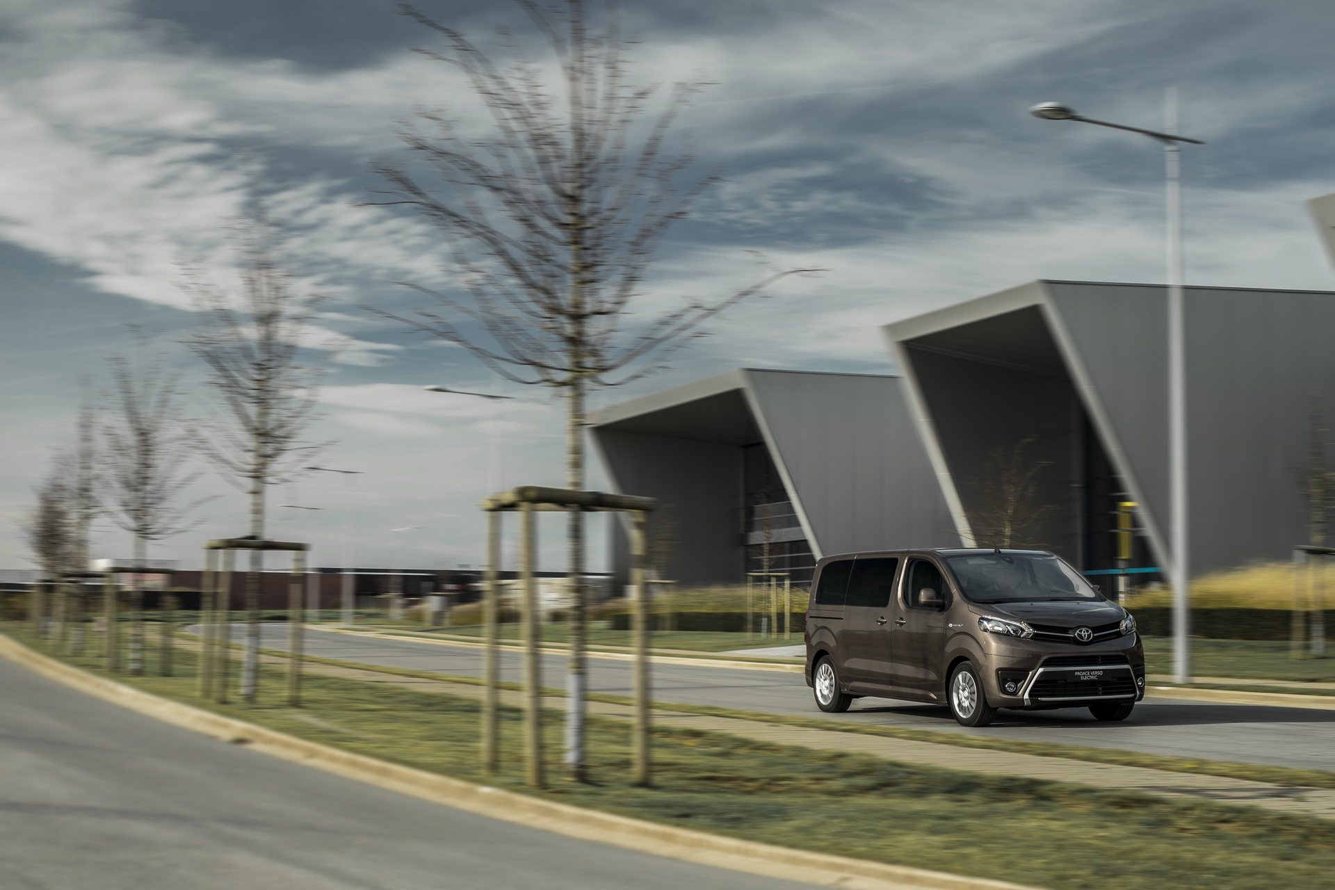 2021 Toyota Proace Verso Joins The Electric Crowd With 330Km/205Mi Range
