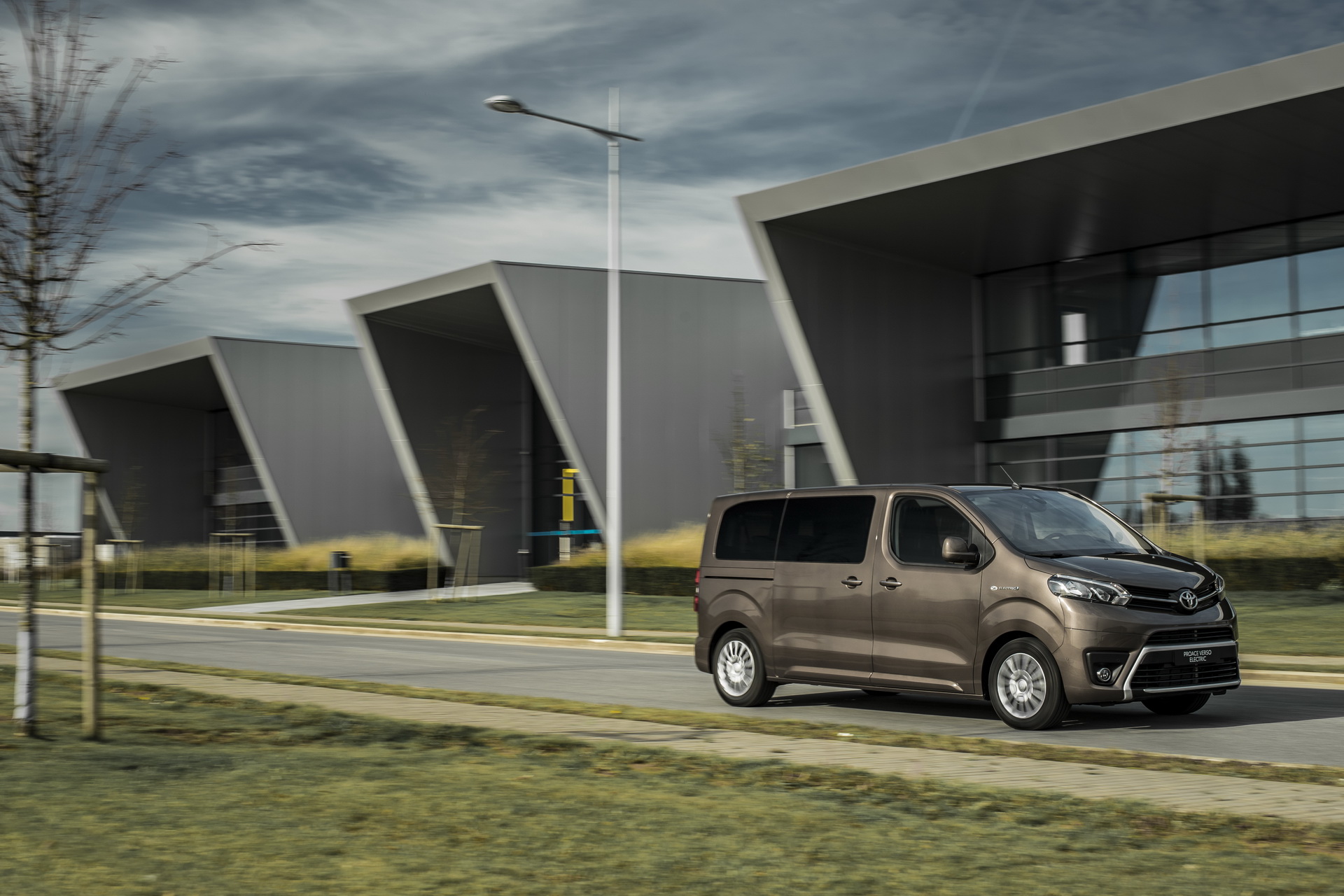 2021 Toyota Proace Verso Joins The Electric Crowd With 330Km/205Mi Range