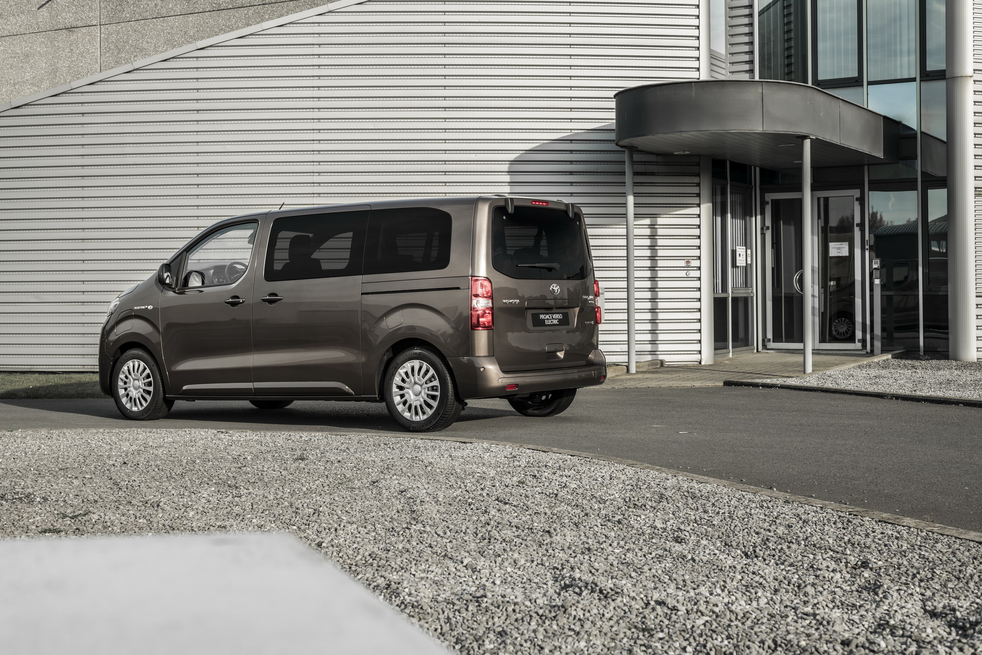 2021 Toyota Proace Verso Joins The Electric Crowd With 330Km/205Mi Range