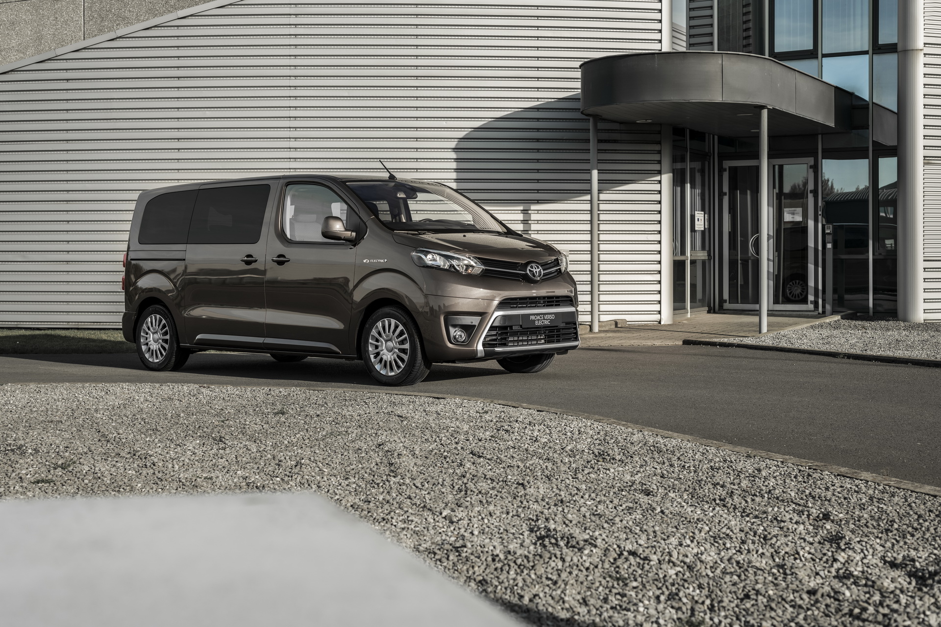 2021 Toyota Proace Verso Joins The Electric Crowd With 330Km/205Mi Range