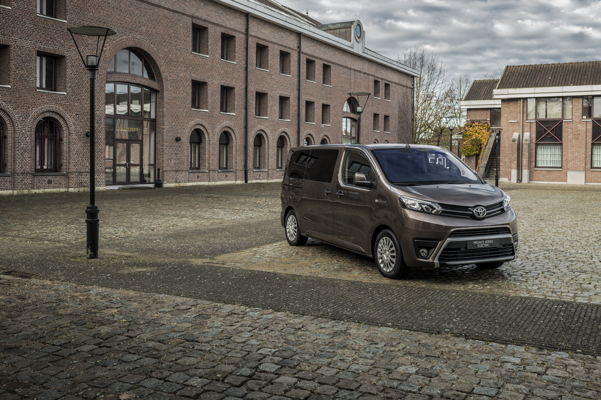2021 Toyota Proace Verso Joins The Electric Crowd With 330Km/205Mi Range