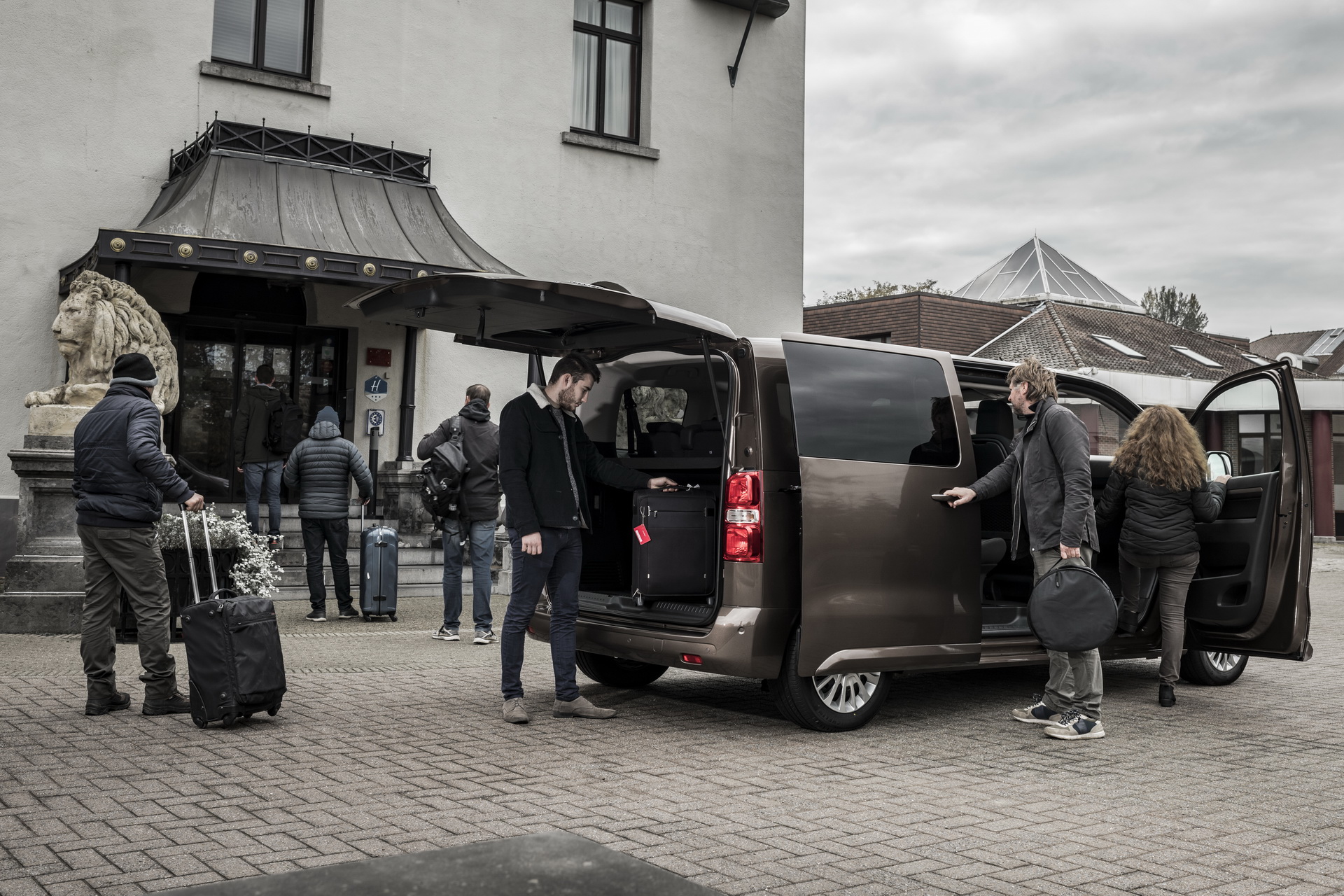 2021 Toyota Proace Verso Joins The Electric Crowd With 330Km/205Mi Range