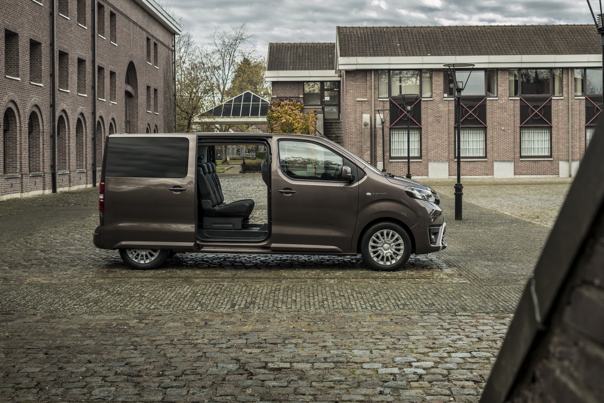2021 Toyota Proace Verso Joins The Electric Crowd With 330Km/205Mi Range
