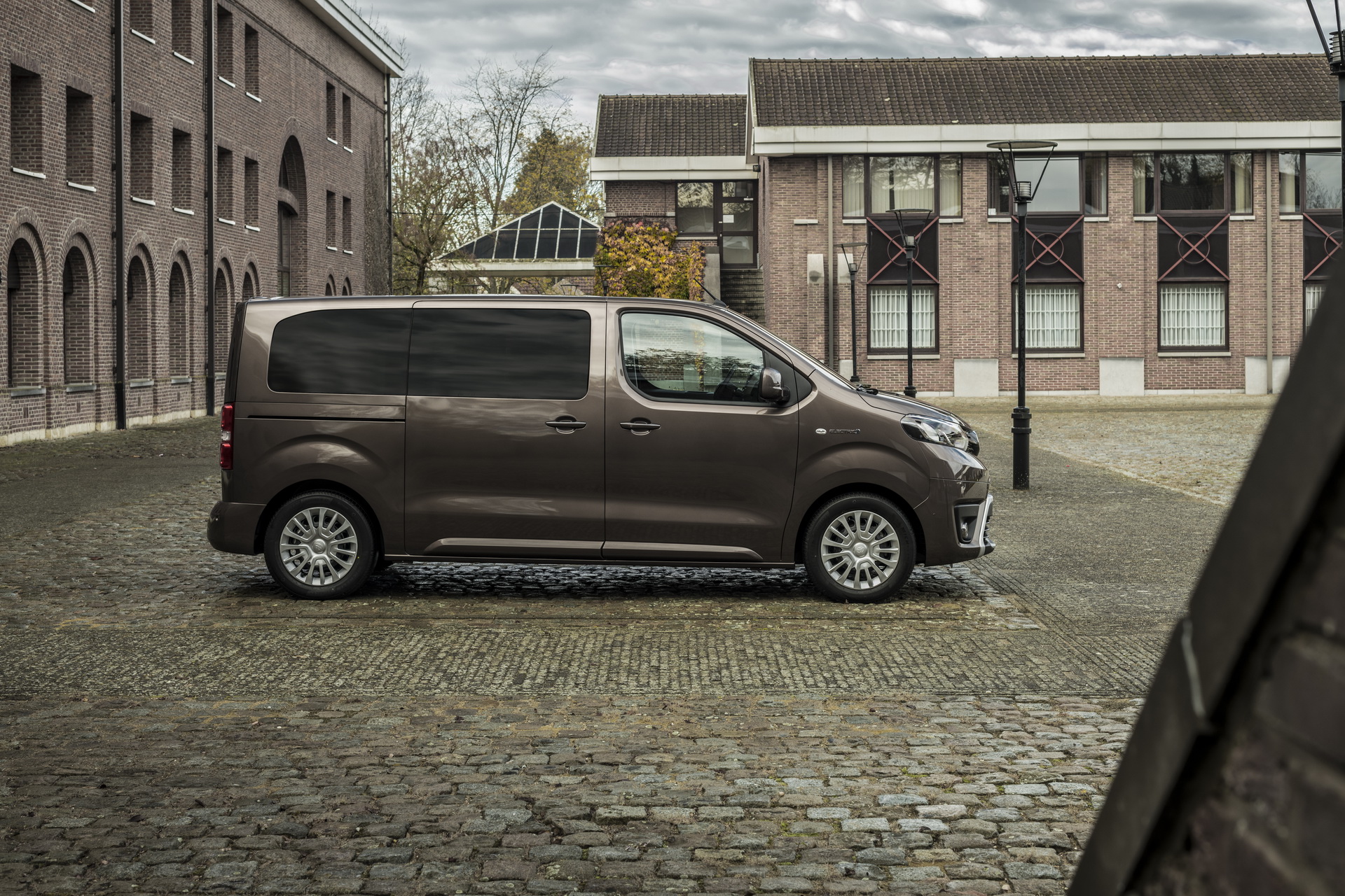 2021 Toyota Proace Verso Joins The Electric Crowd With 330Km/205Mi Range
